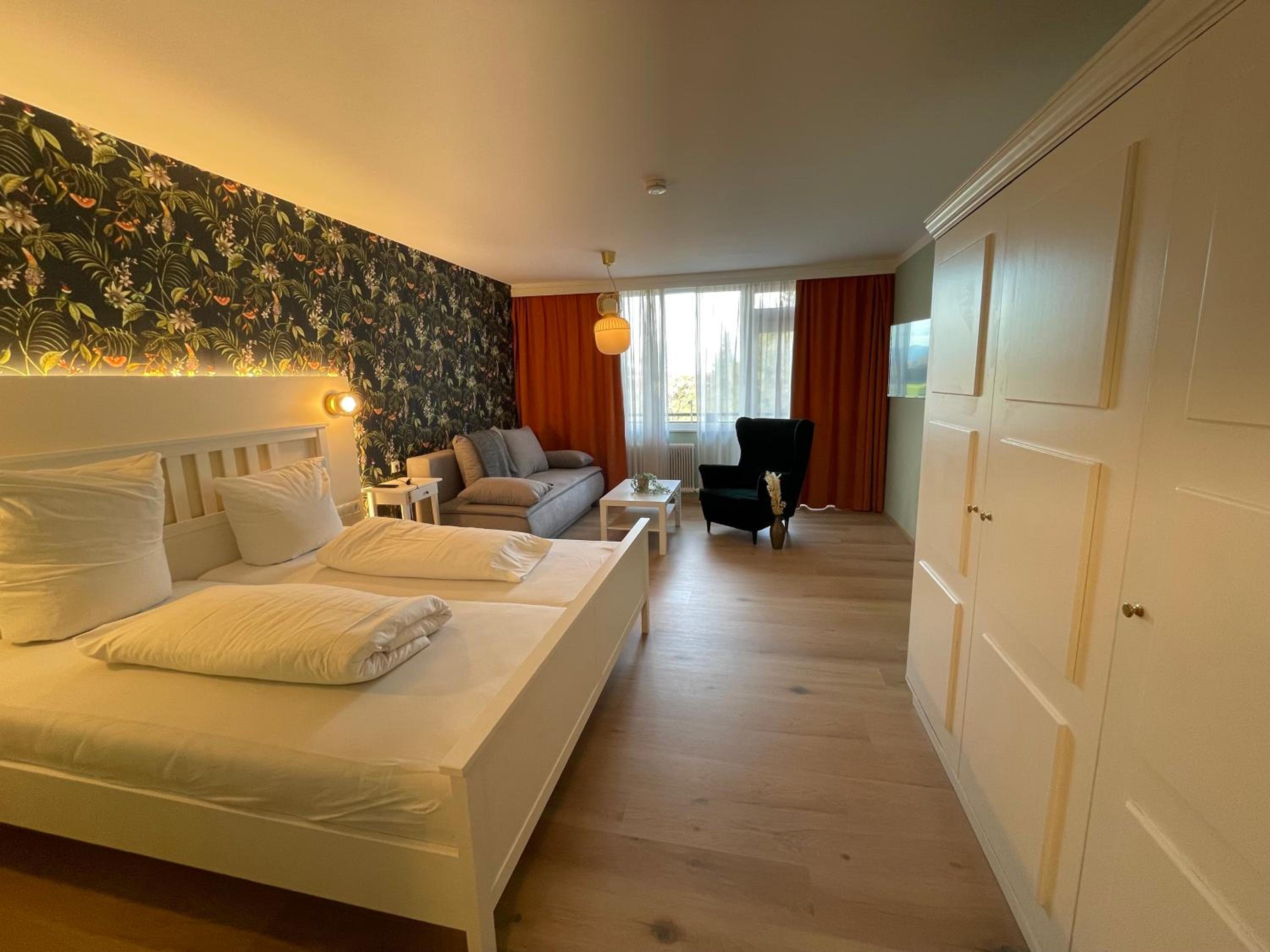 Double Room with Balcony and Mountain View photo 3