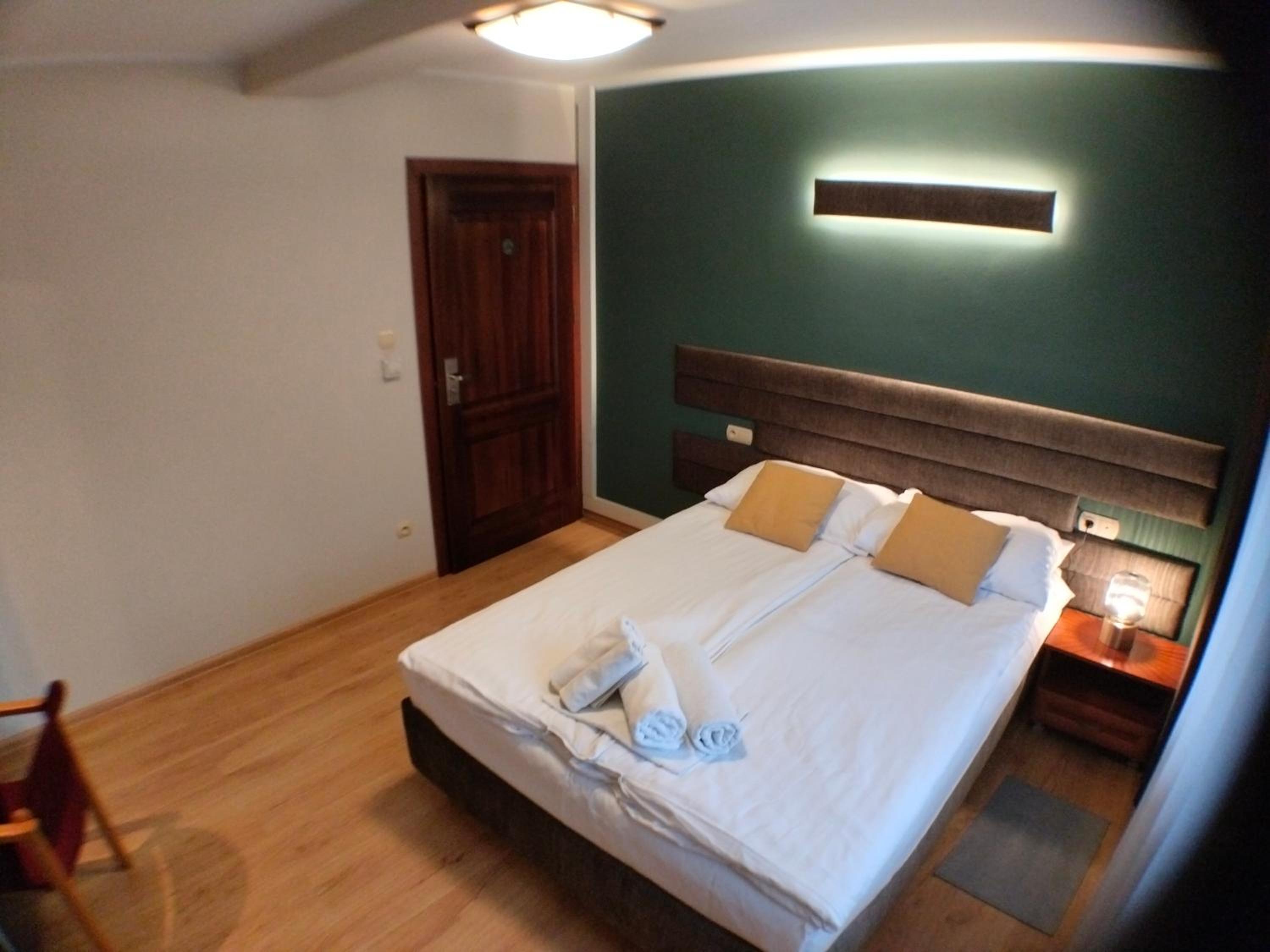 Standard Double Room - Photo 6