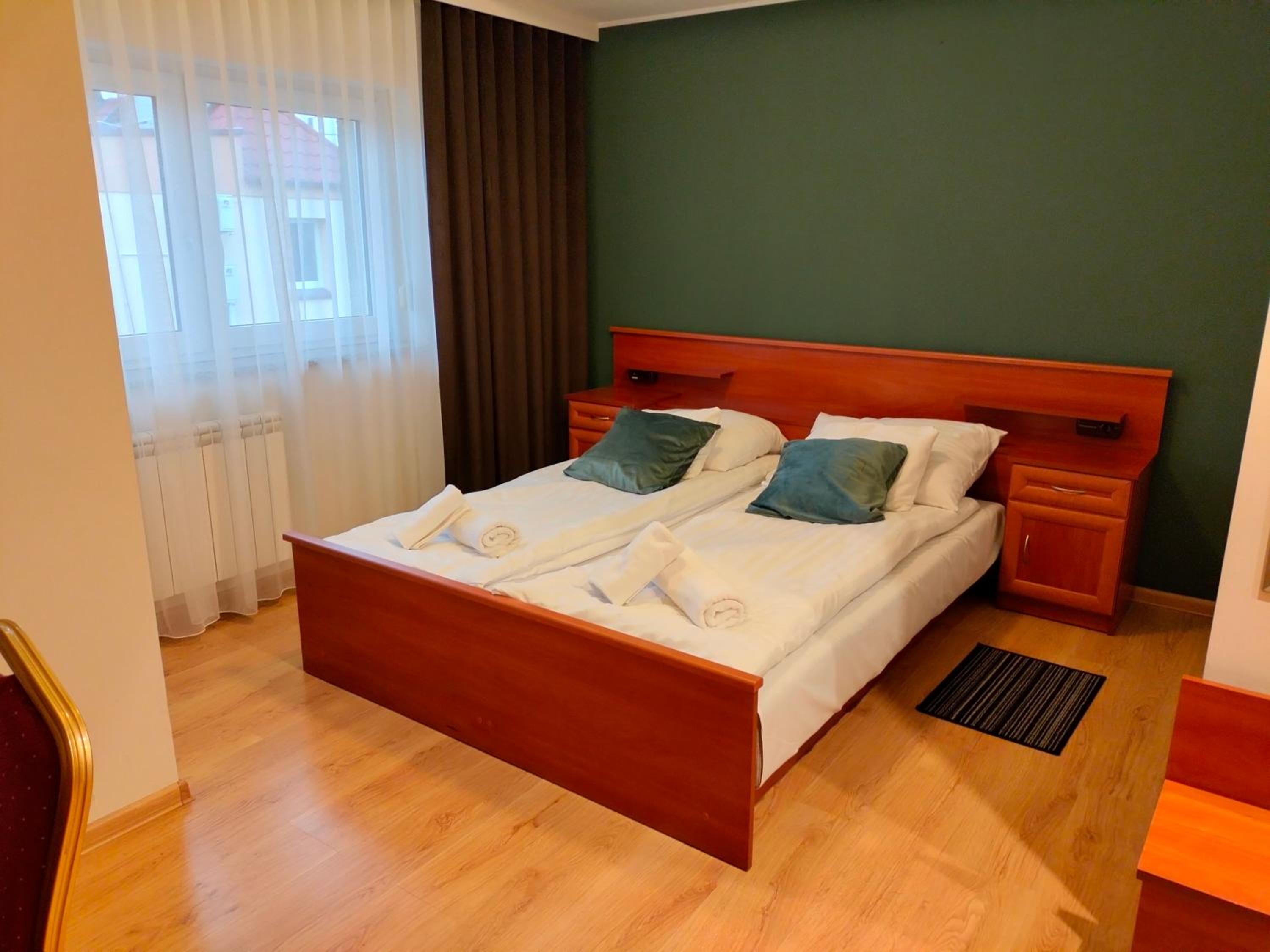 Standard Double Room - Photo 5