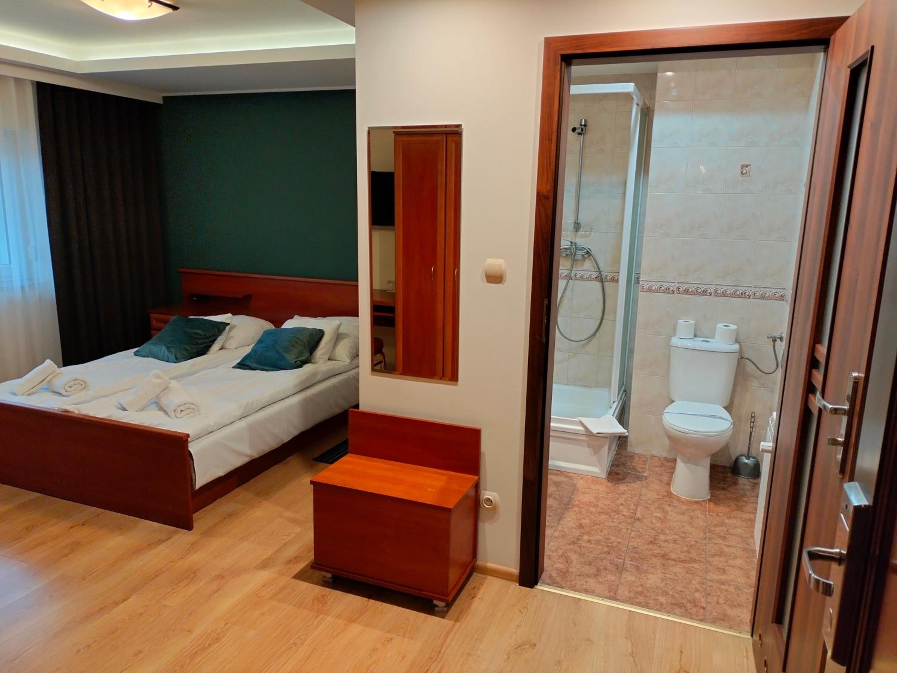 Standard Double Room - Photo 4