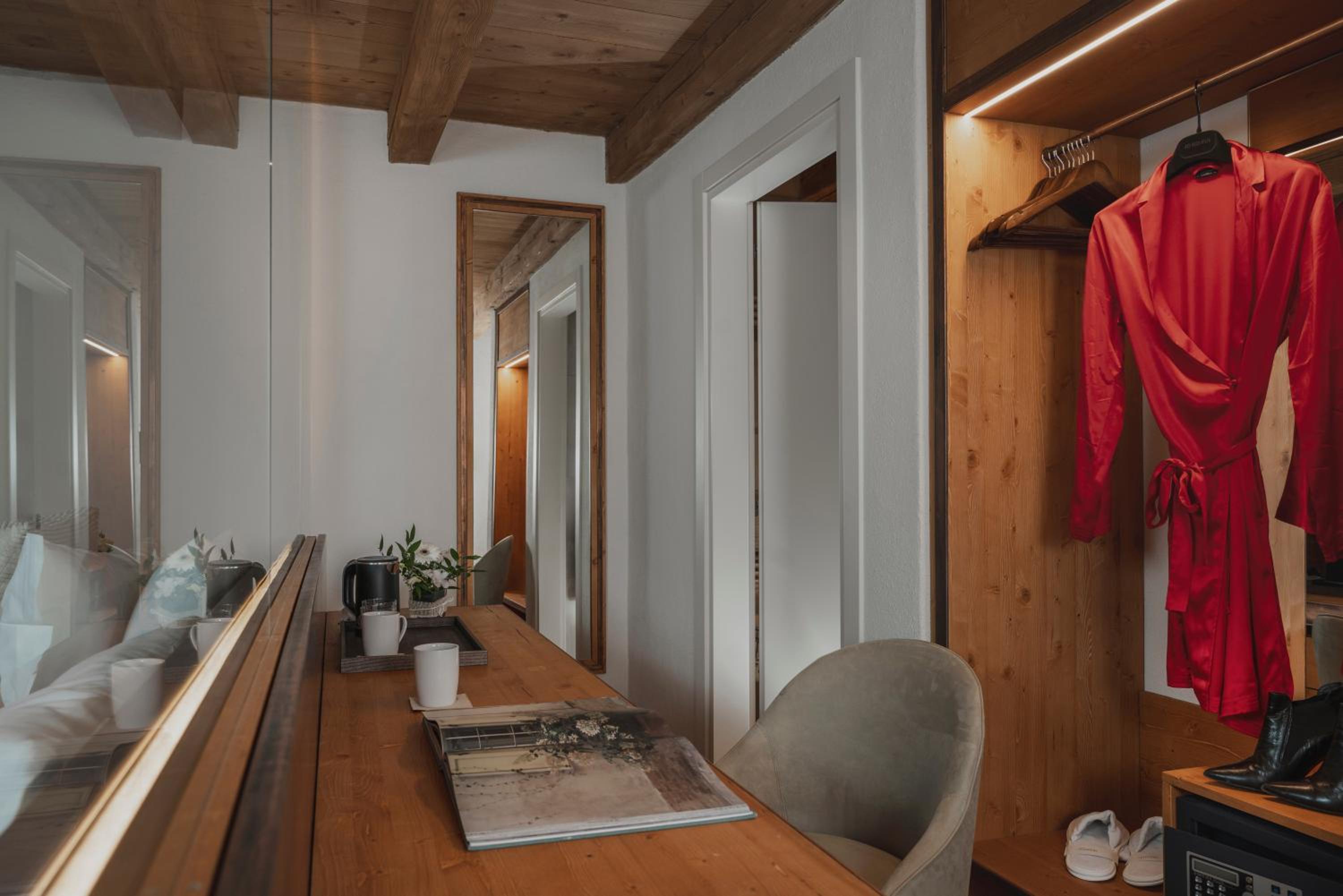 Deluxe Double or Twin Room - Photo 3
