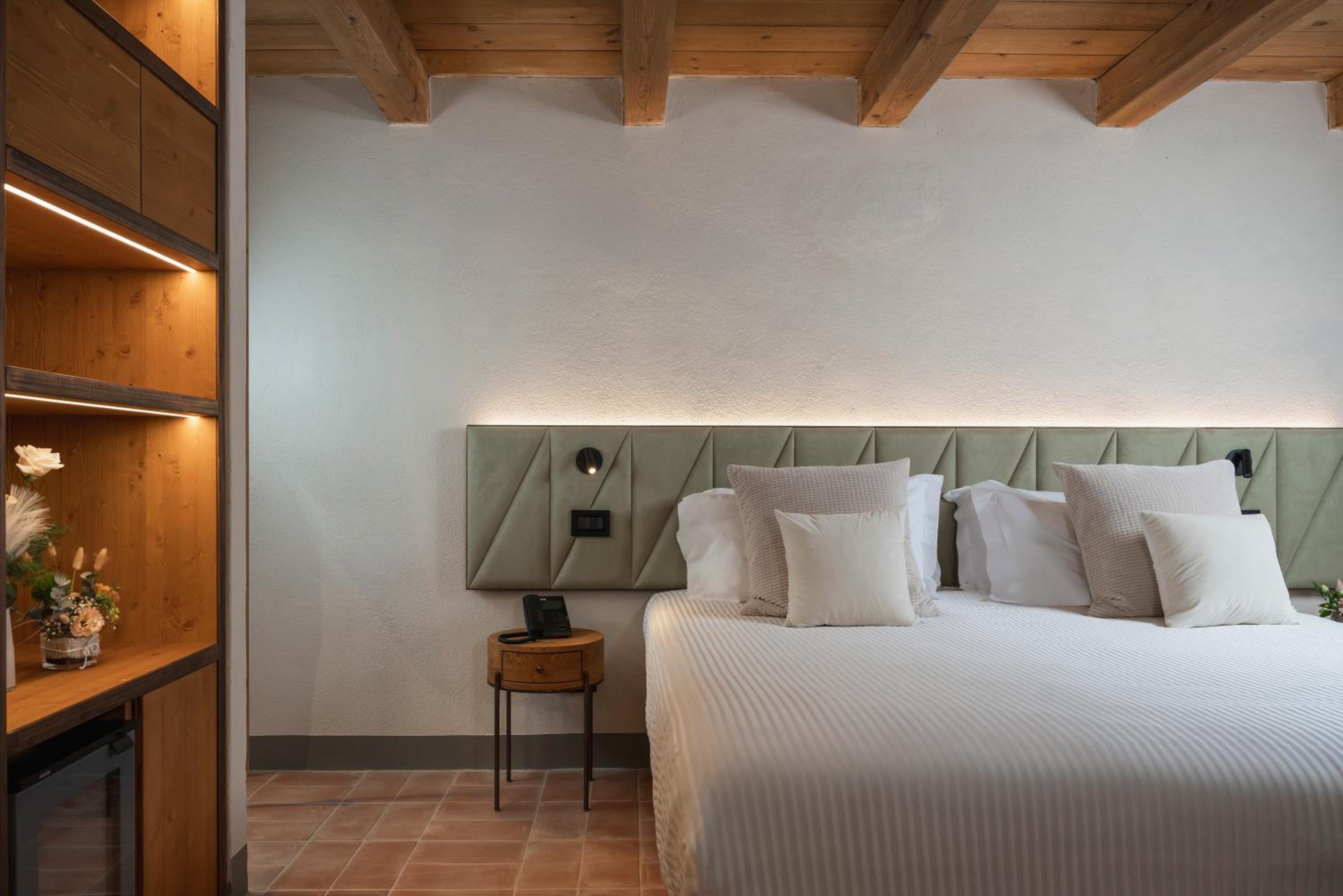 Superior Double or Twin Room - Photo 6
