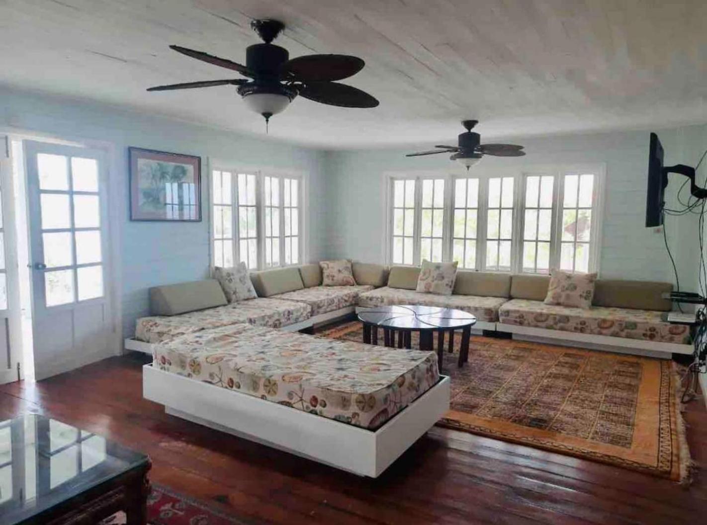 Four-Bedroom House photo 3
