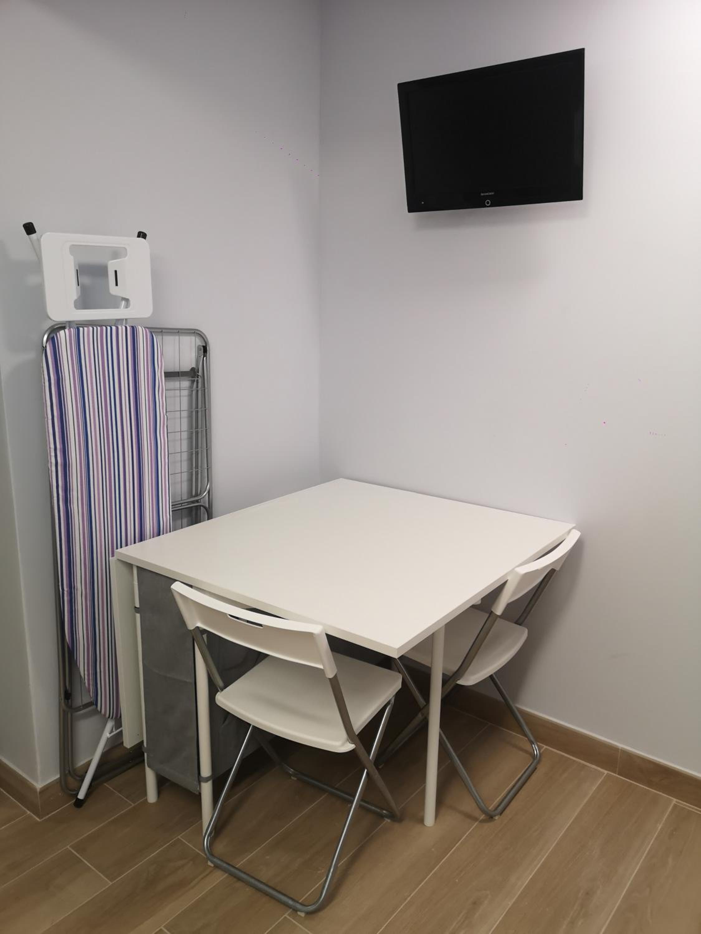 Double Room with Shared Bathroom photo 3