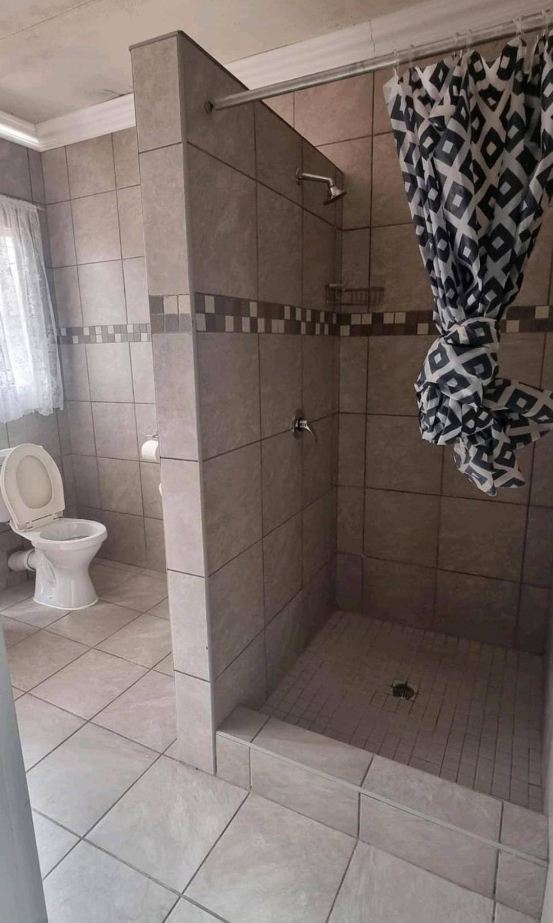 Standard Double Room - Photo 15