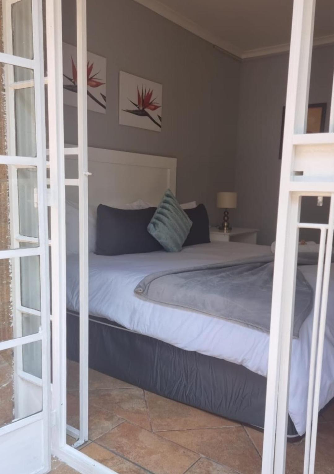 Standard Double Room - Photo 1