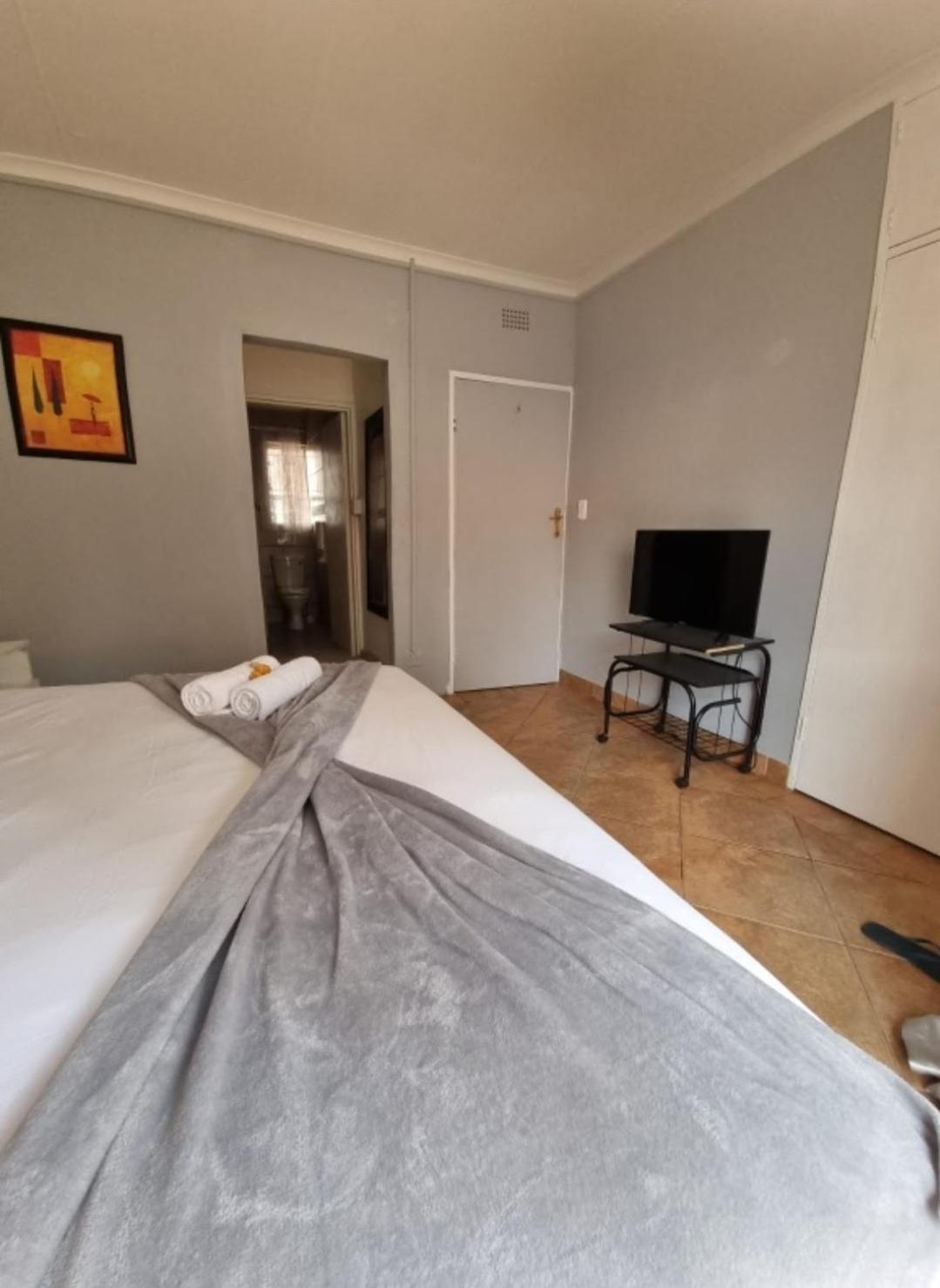 Standard Double Room - Photo 5