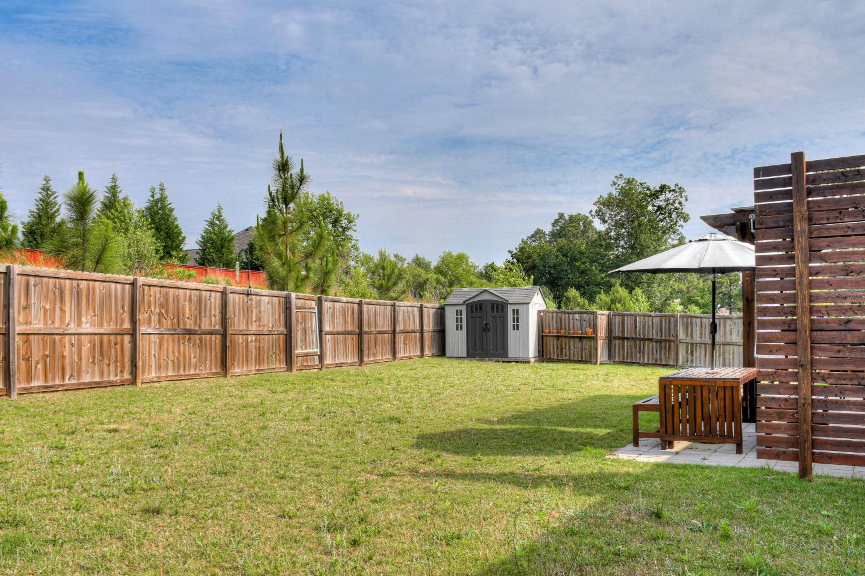 Three-Bedroom House photo 2