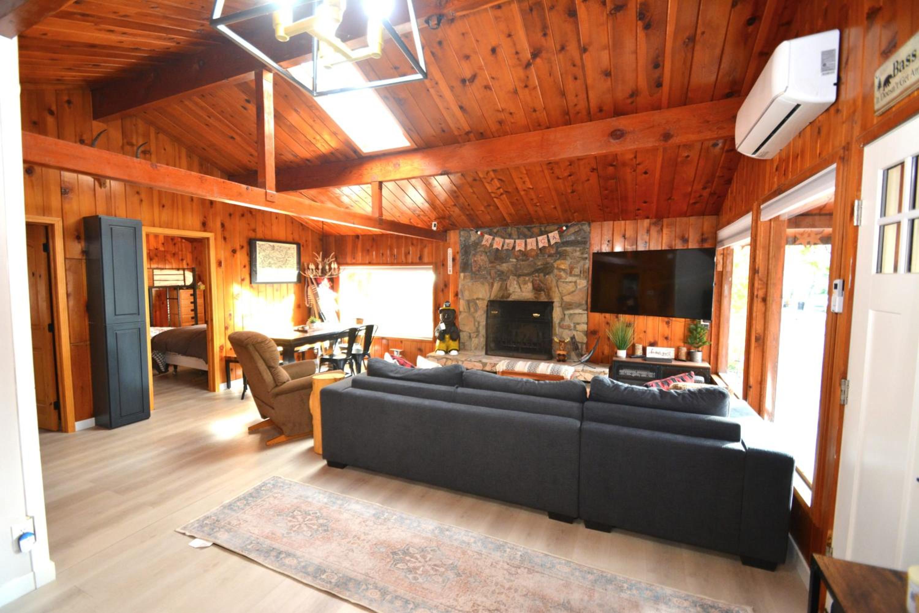 Deluxe Family Room photo 1