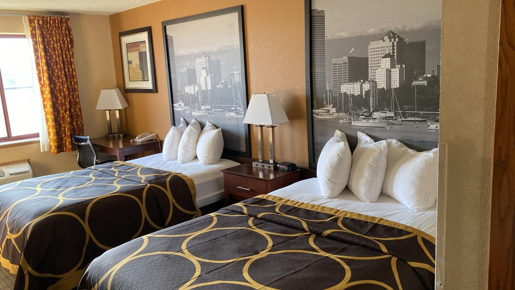 Double Room with Two Double Beds - Non-Smoking - Photo 2