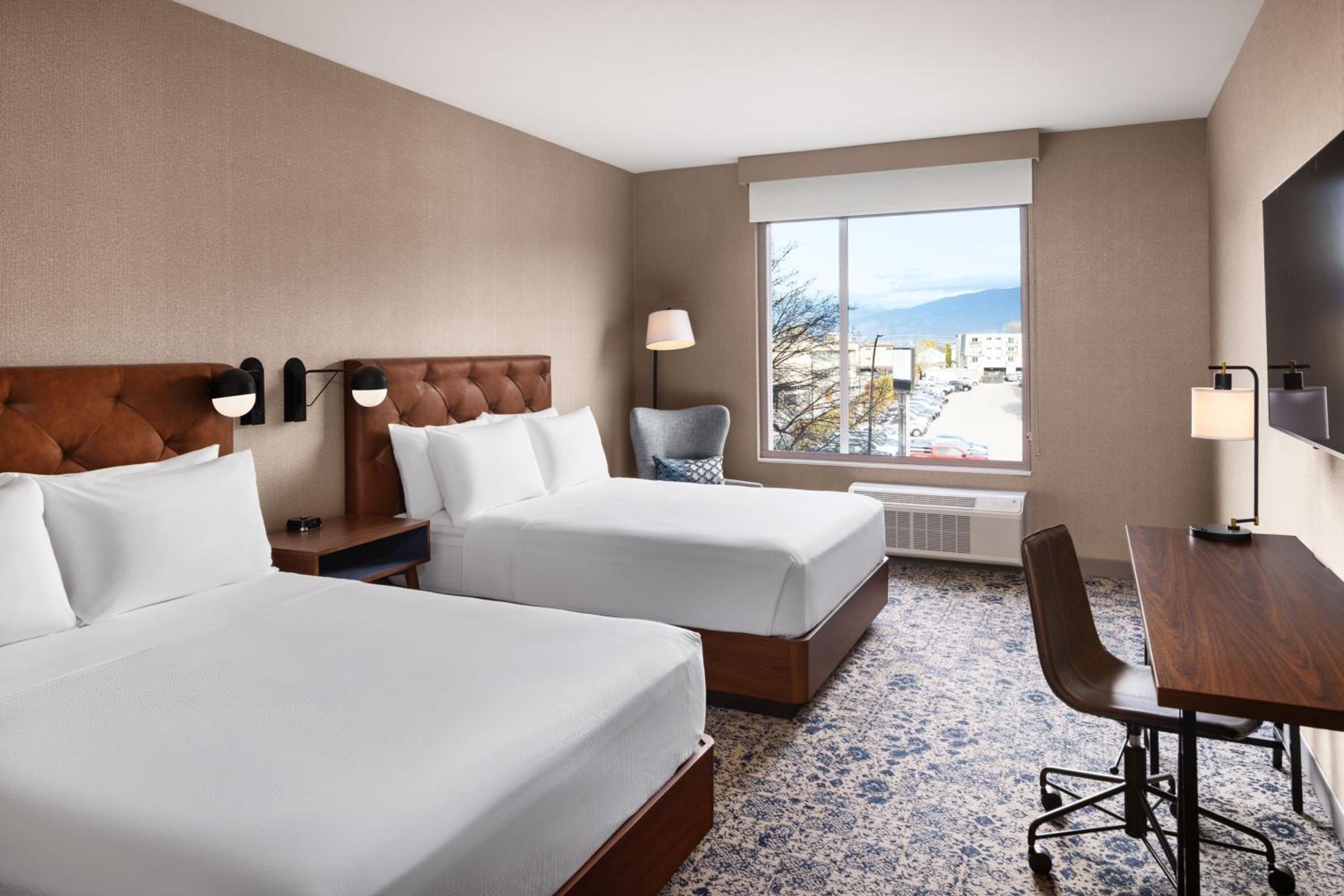 Queen Room with Two Queen Beds and City View photo 1