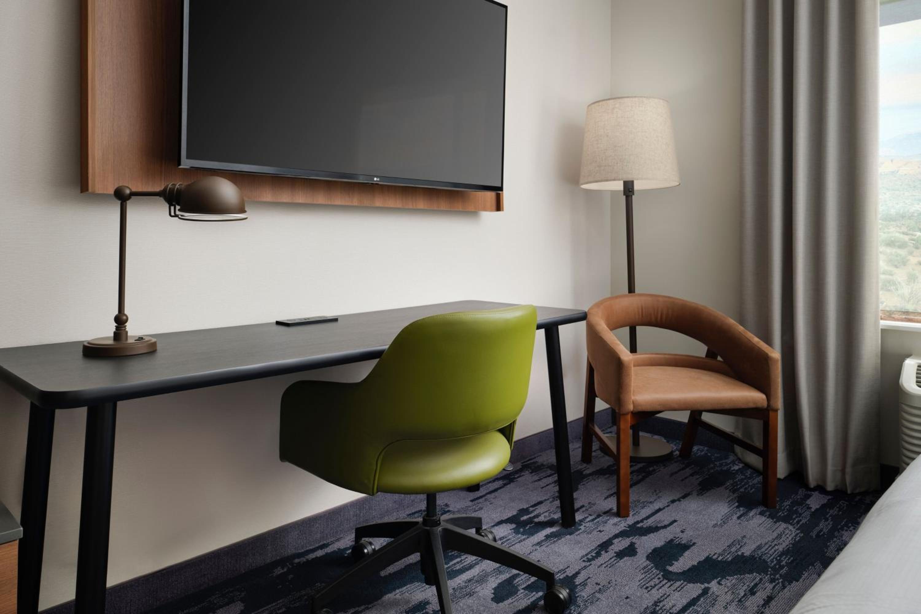 Standard King Room - Photo 5