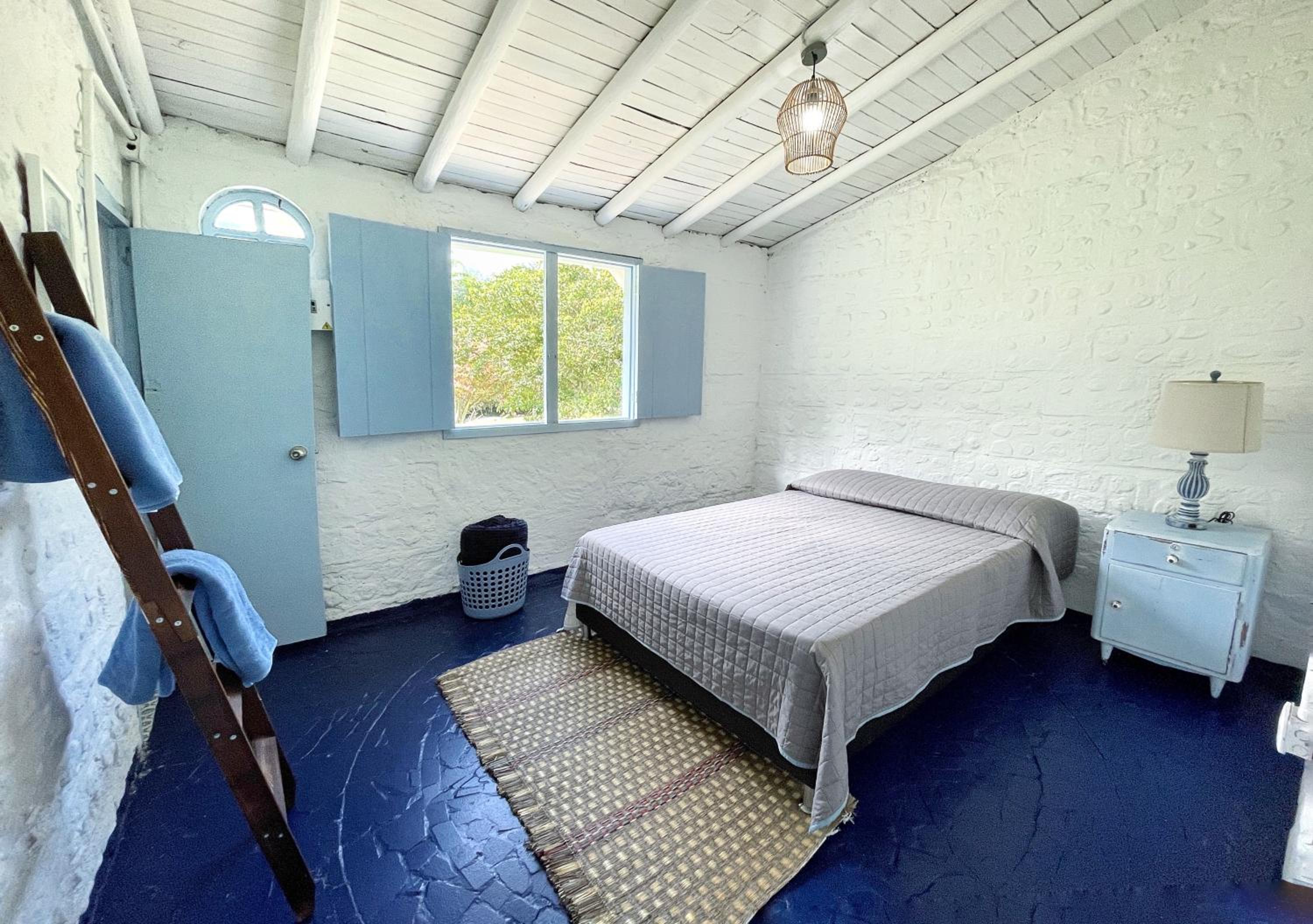 Three-Bedroom House photo 2