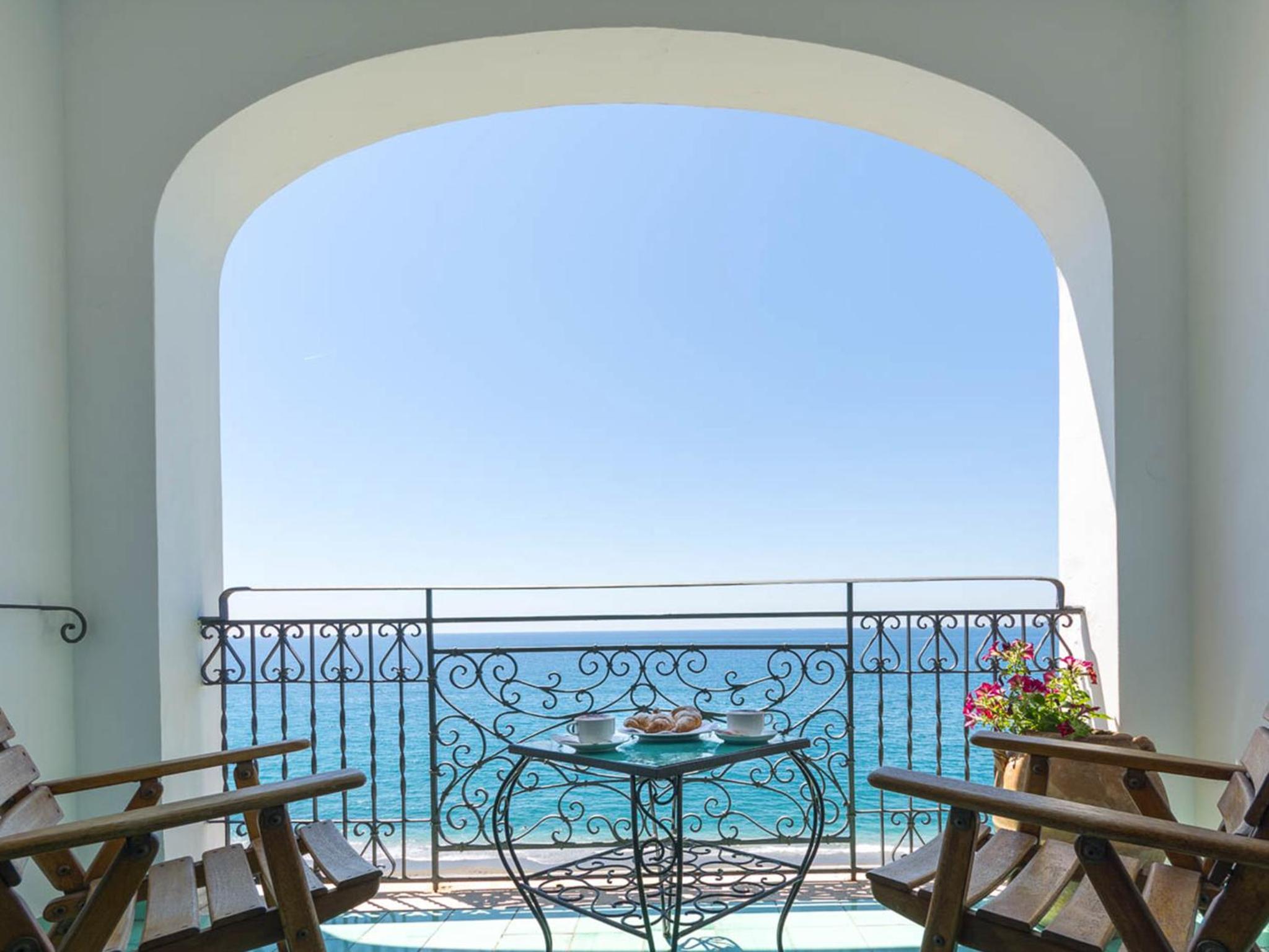 Deluxe Double or Twin Room with Sea View - Photo 7