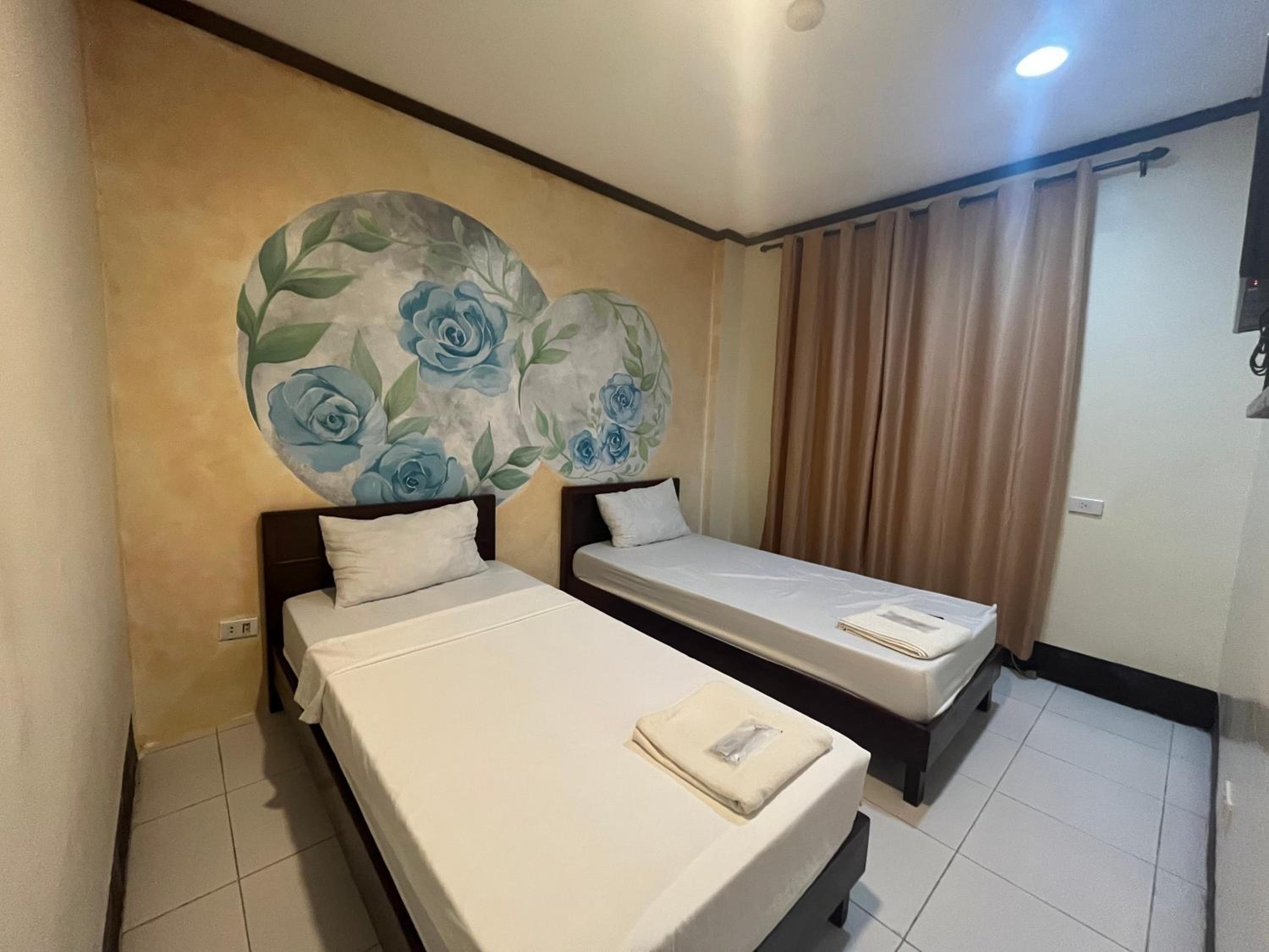 Double Room - Photo 7