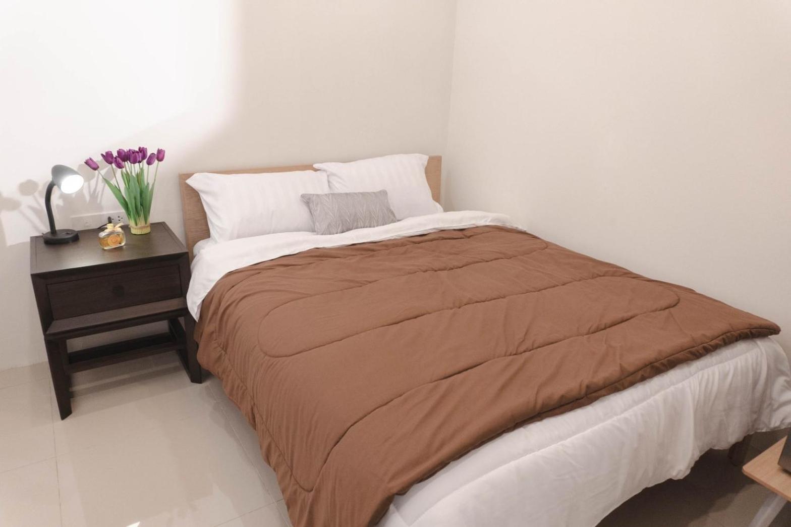 Standard Queen Room photo 2
