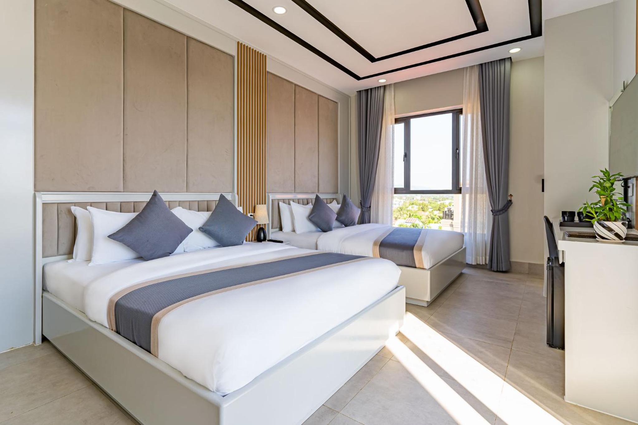 Deluxe Twin Room with Balcony photo 1
