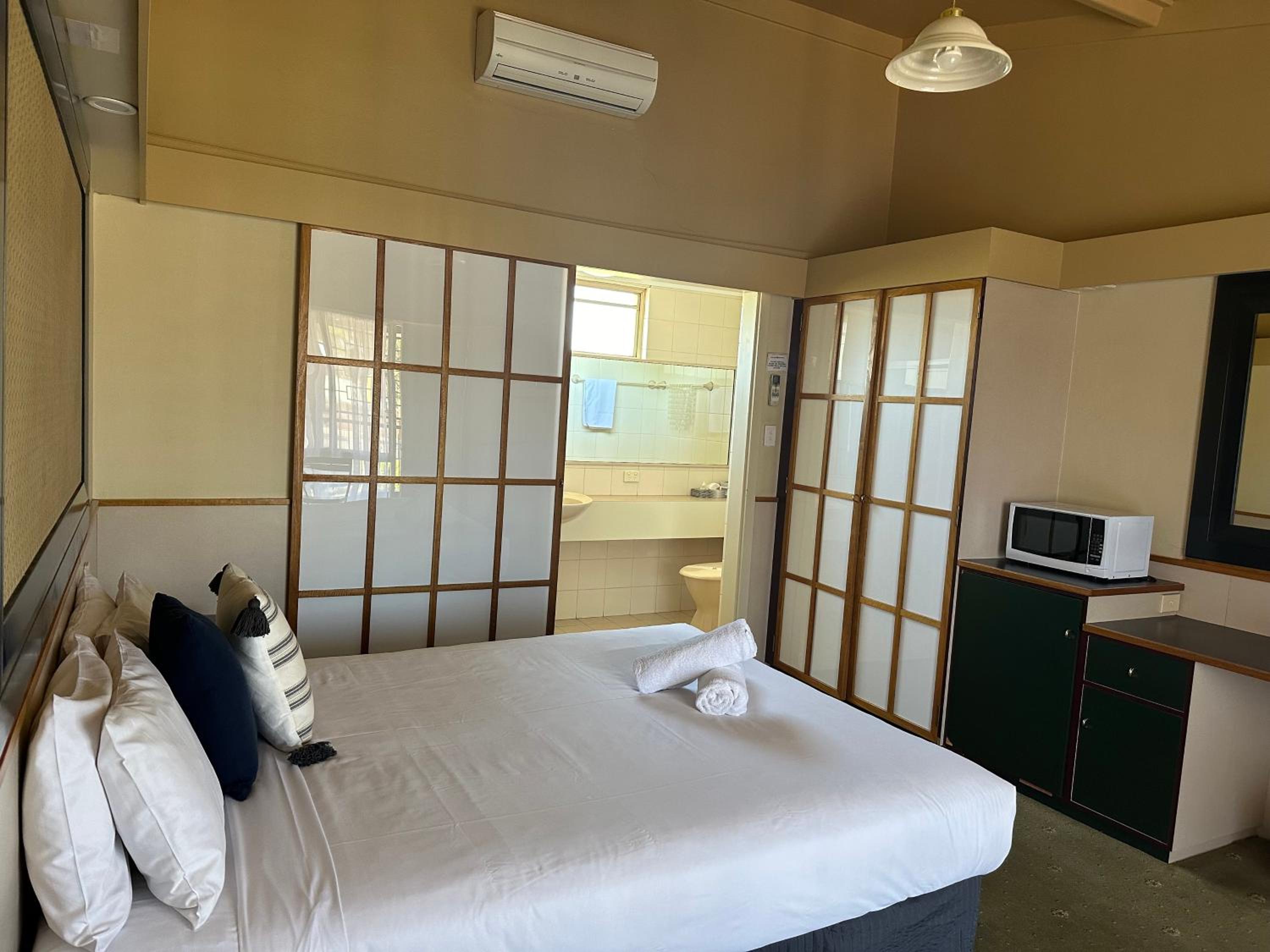 Executive Queen Room