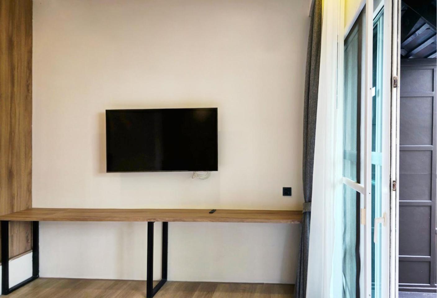 Premier Coral Seaview Studio - Photo 7