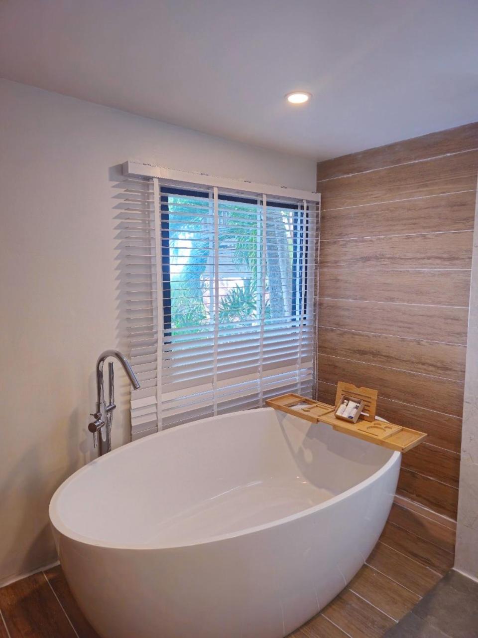 Premier Coral Seaview Studio - Photo 3