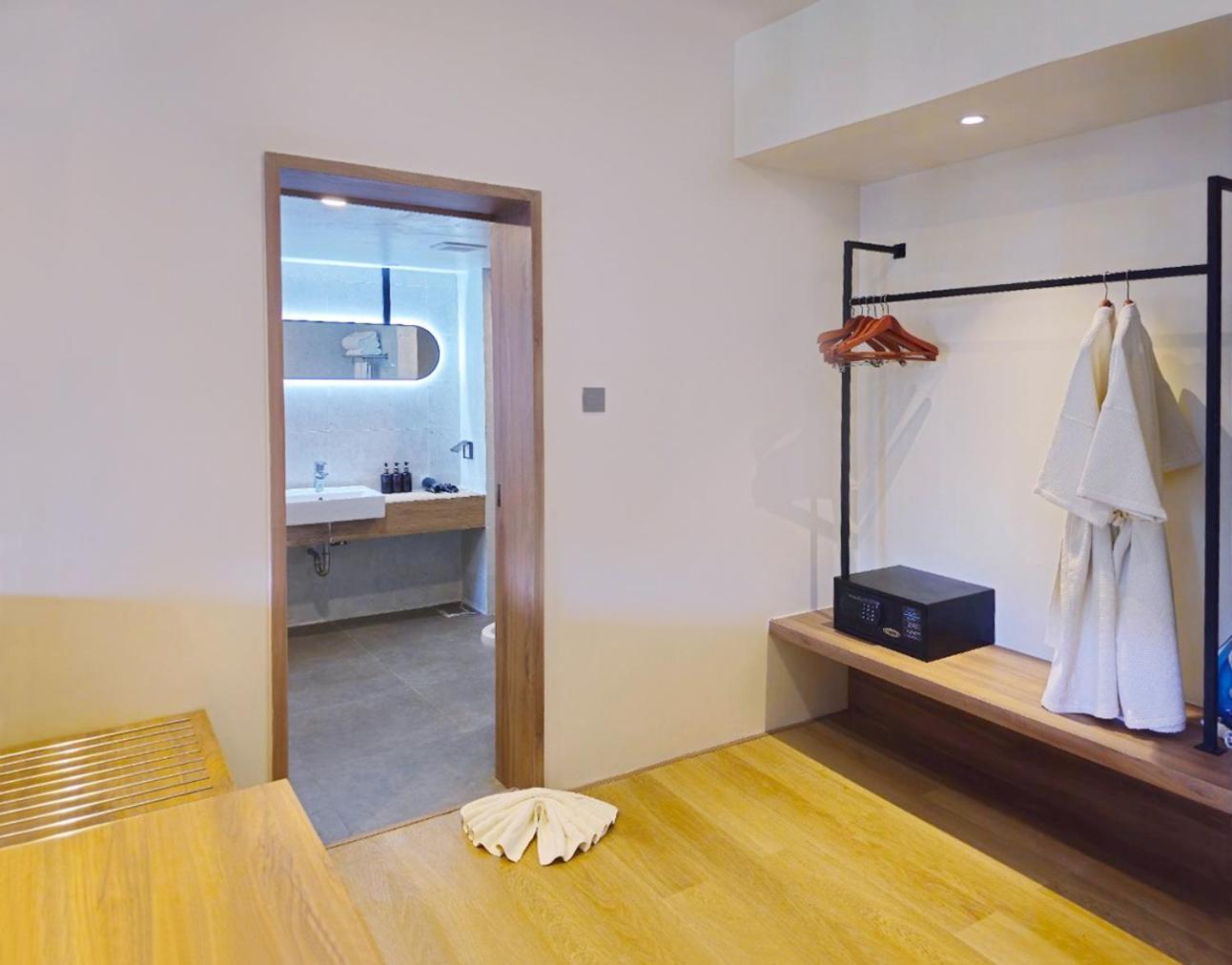 Premier Coral Seaview Studio - Photo 2