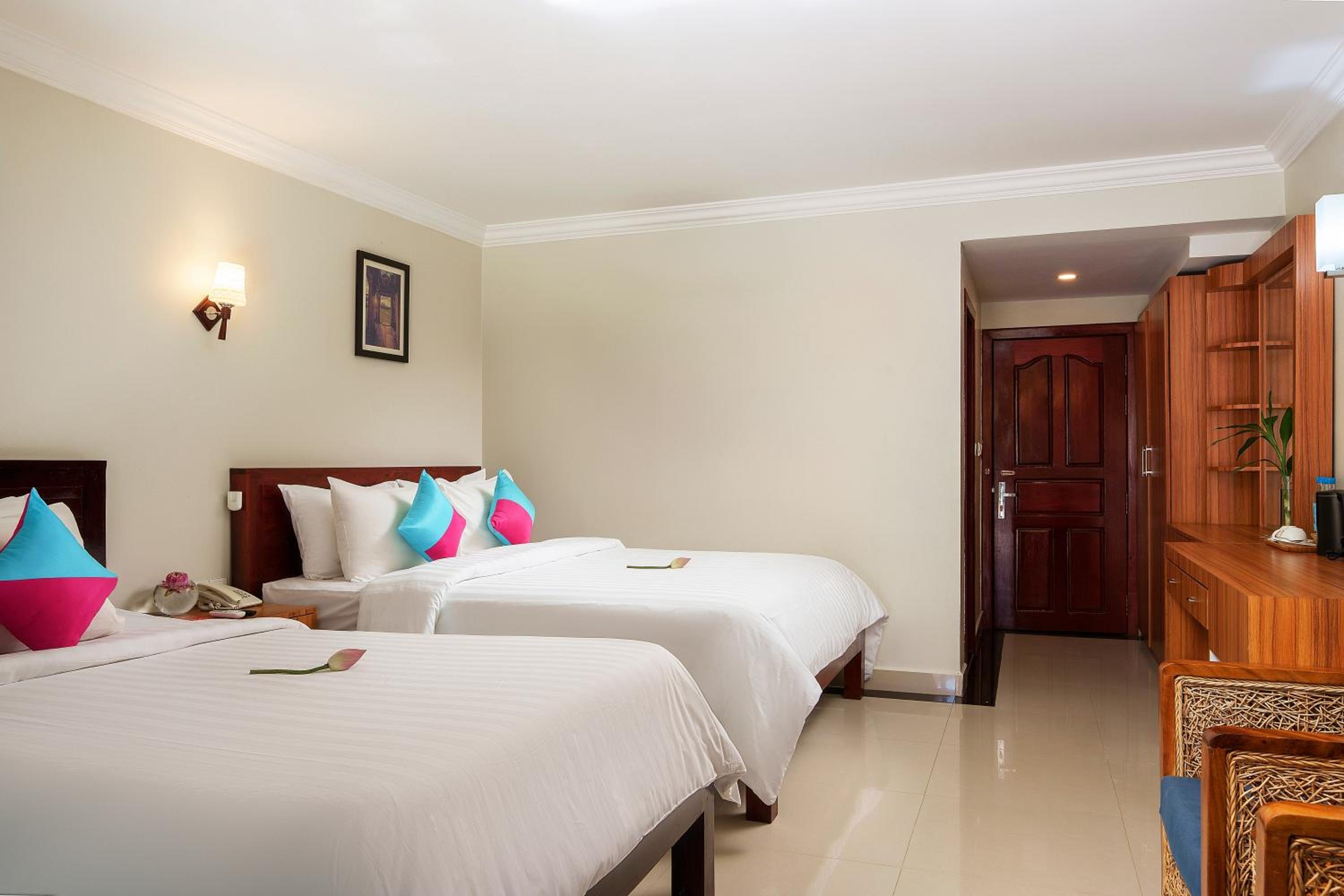 Deluxe Triple Room - Photo 5