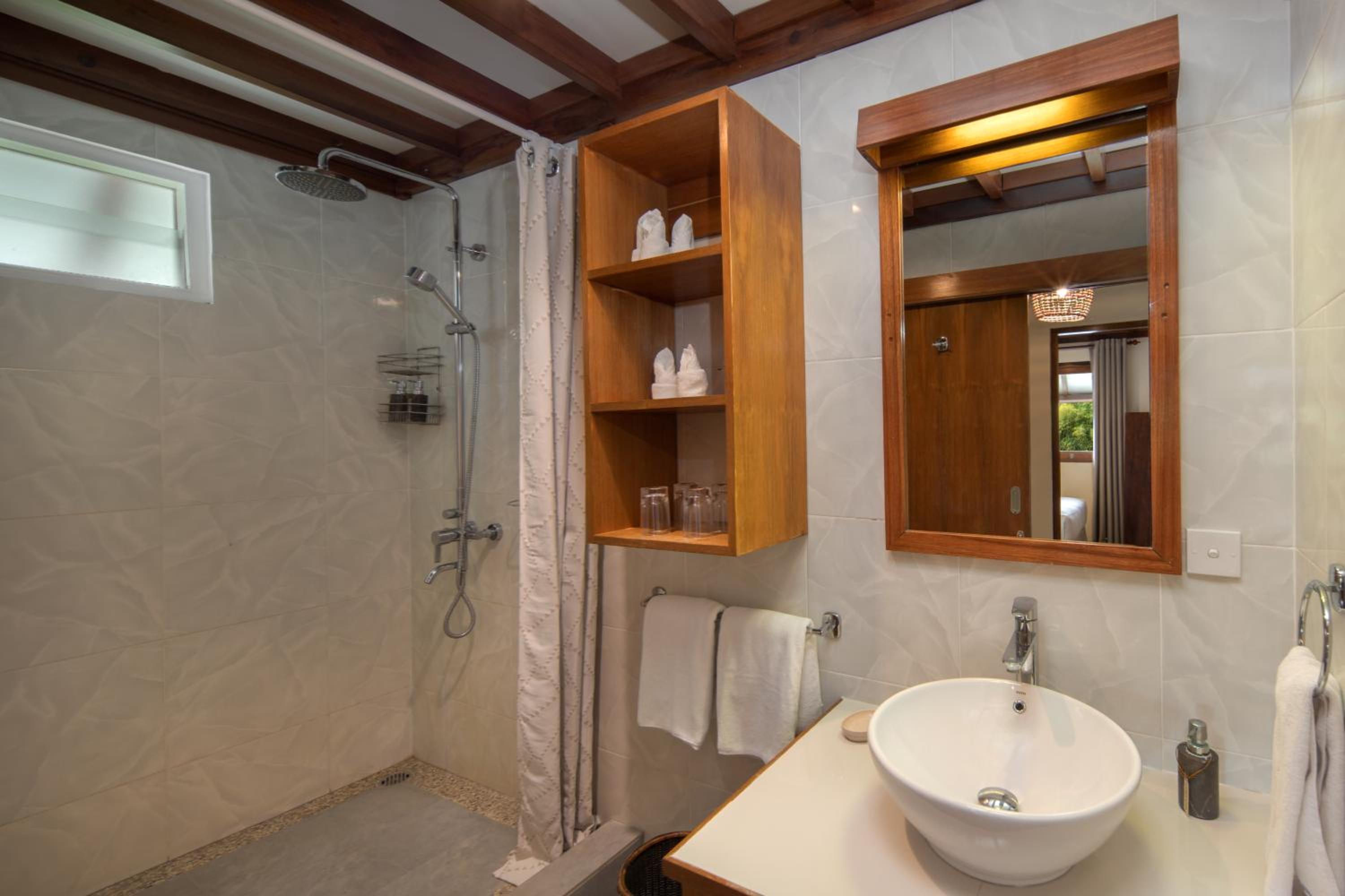 Four-Bedroom House photo 3