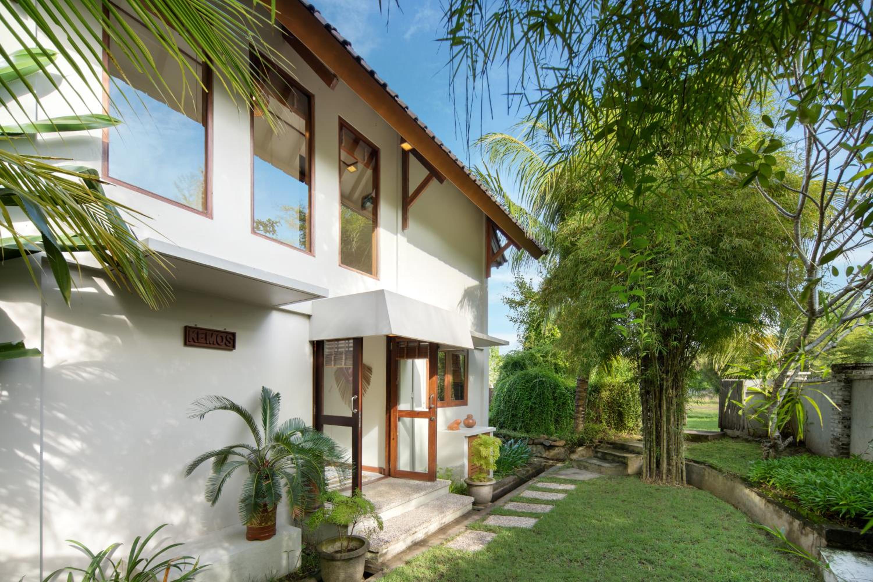 Four-Bedroom House photo 2