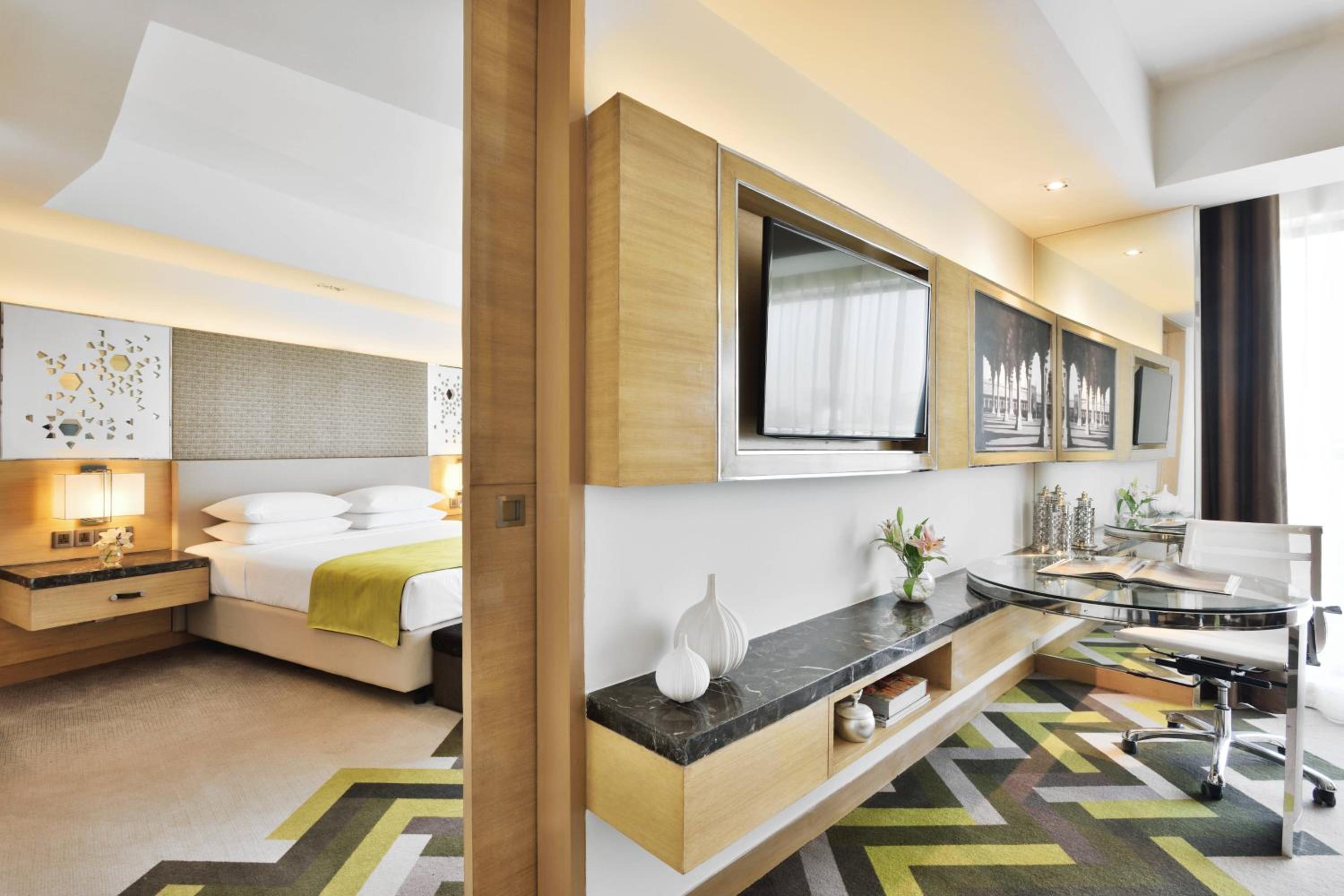 One-Bedroom Executive King Suite Enjoy INR 750 F&B Credit, 15% off Spa, Early check-in Late check-out (Subject to availability) photo