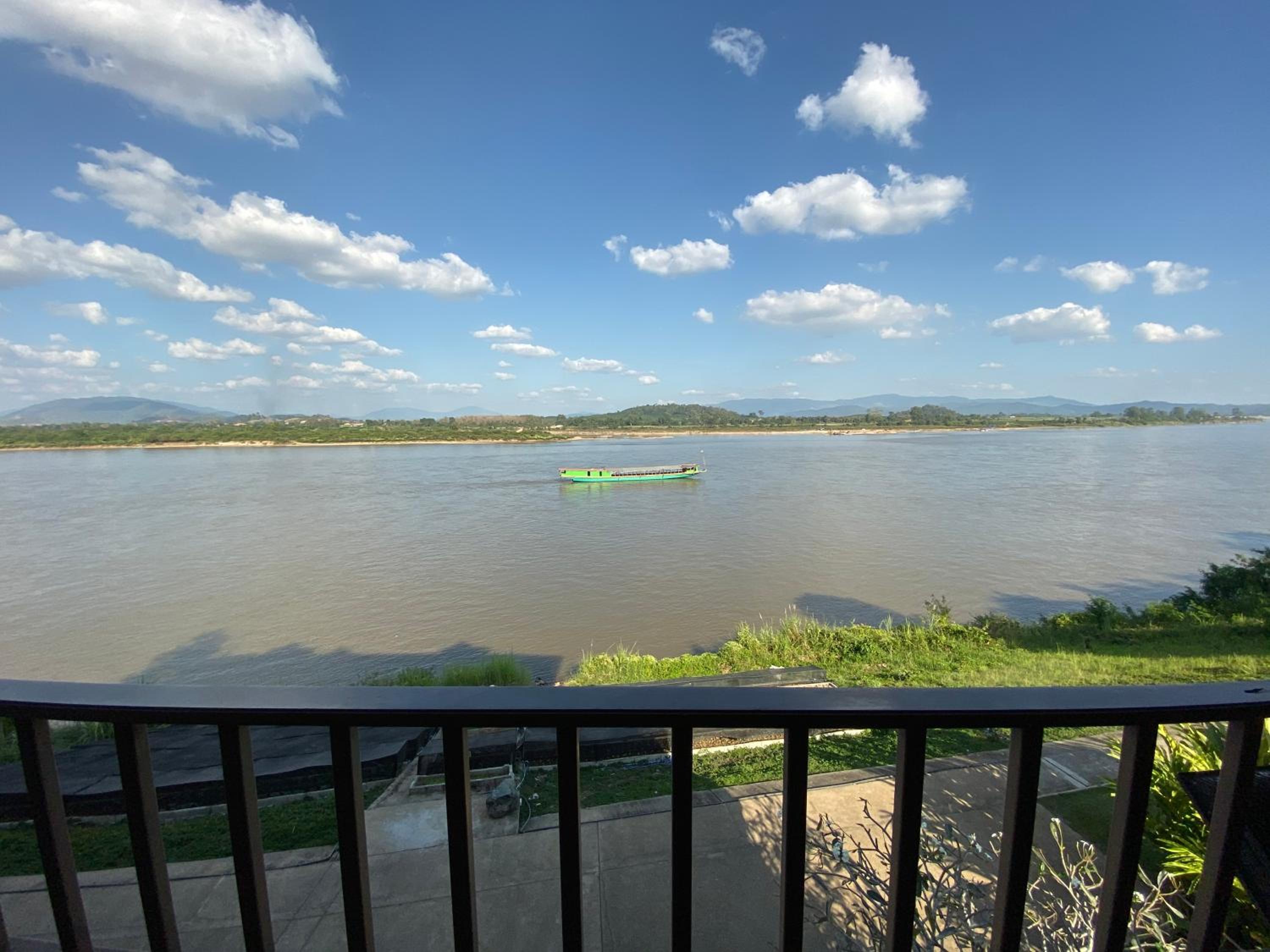 Deluxe Double Room with River View - Photo 6