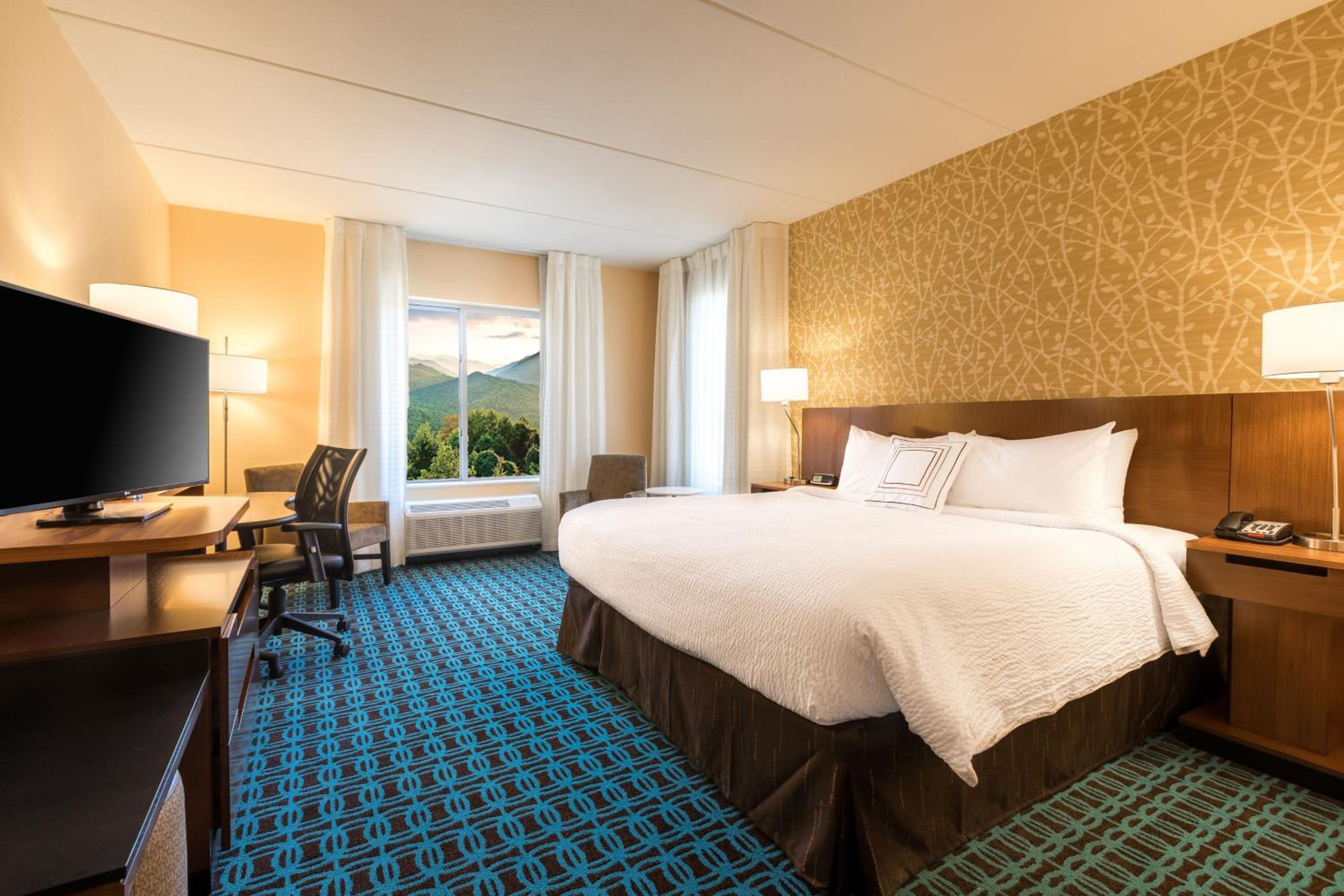 King Room - Hearing Accessible photo 1