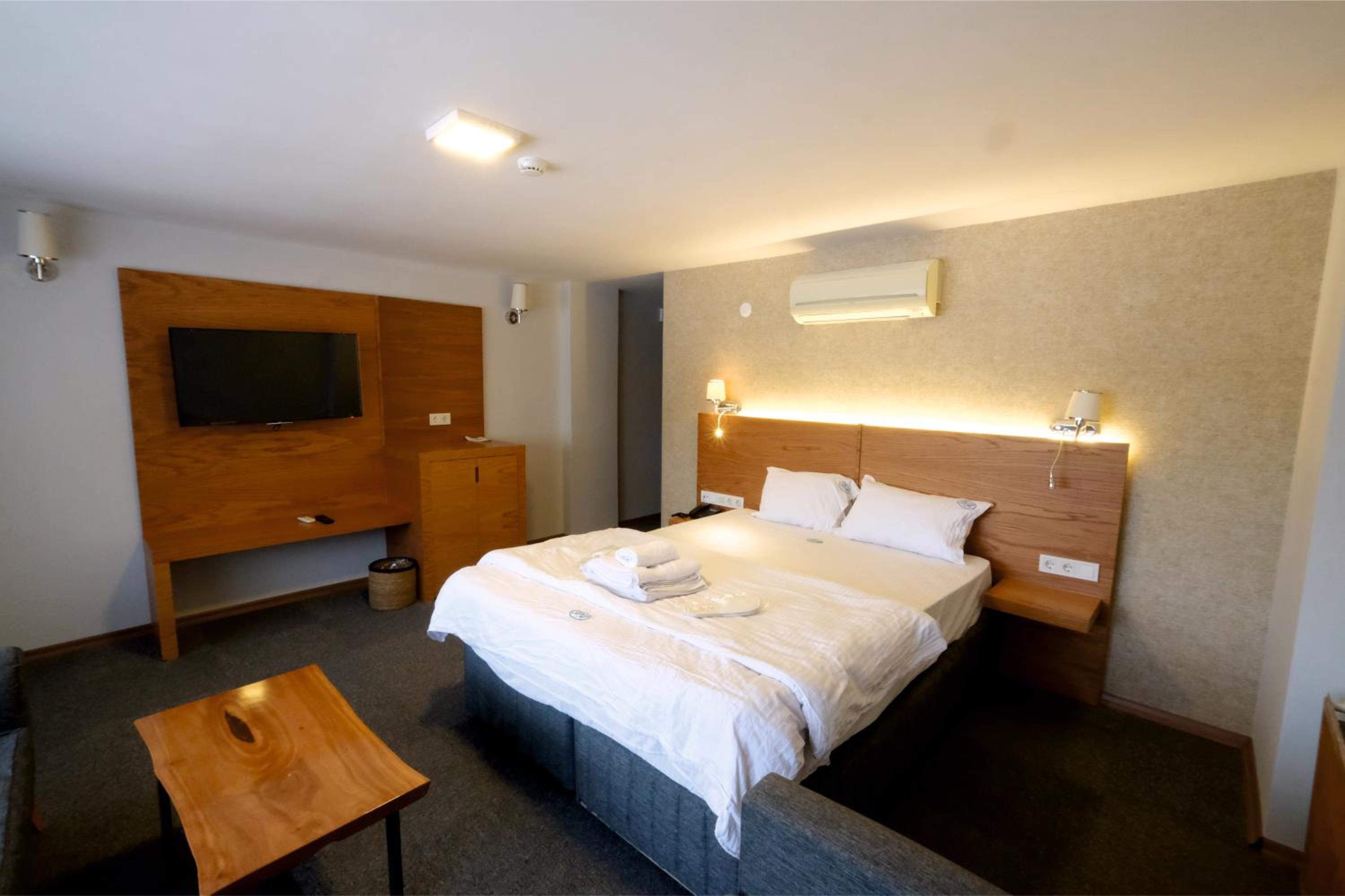 Deluxe Double Room with Sea View - Photo 5
