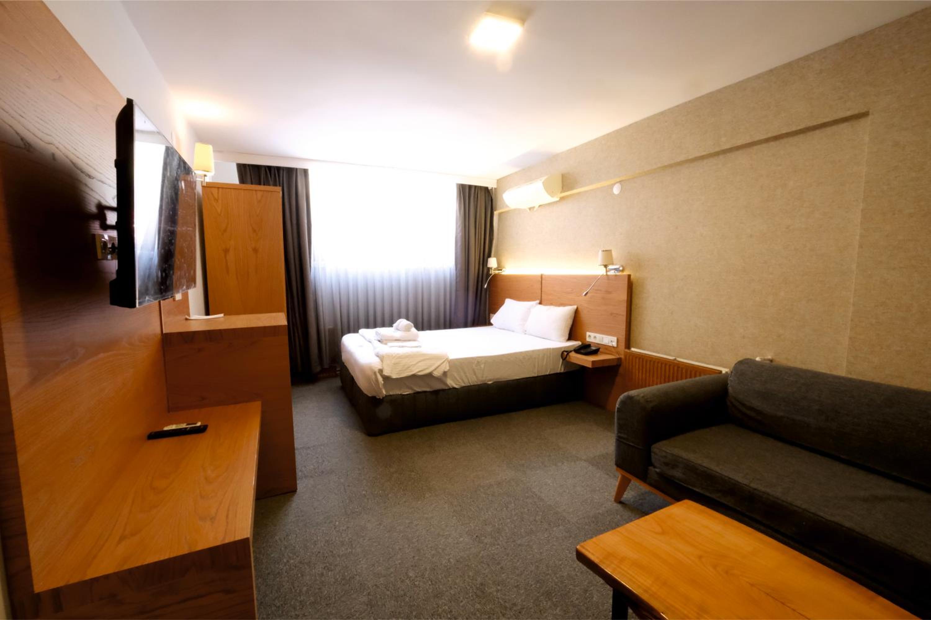 Deluxe Double Room with Castle View - Photo 10