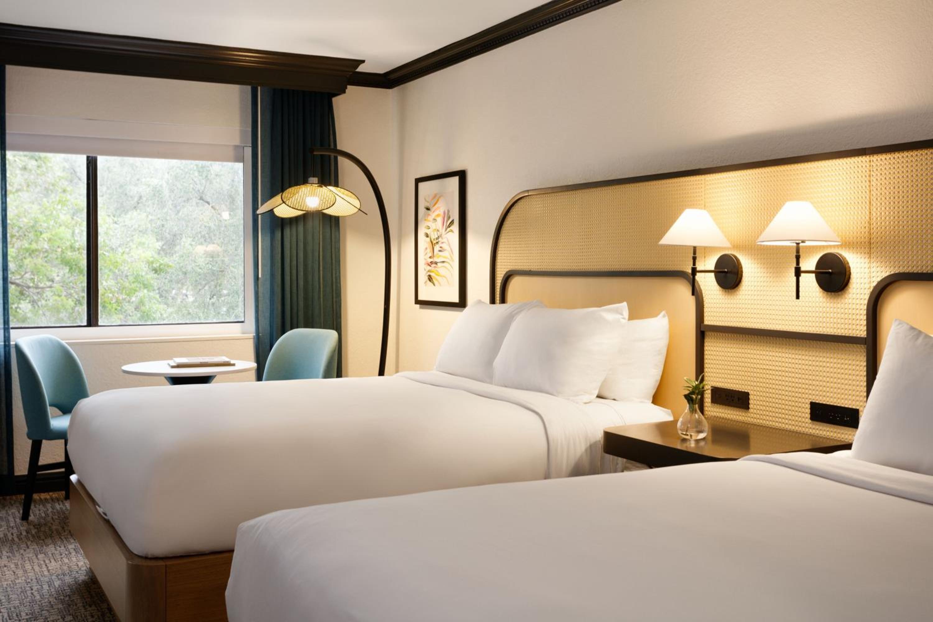 Queen Room with Two Queen Beds - Photo 3