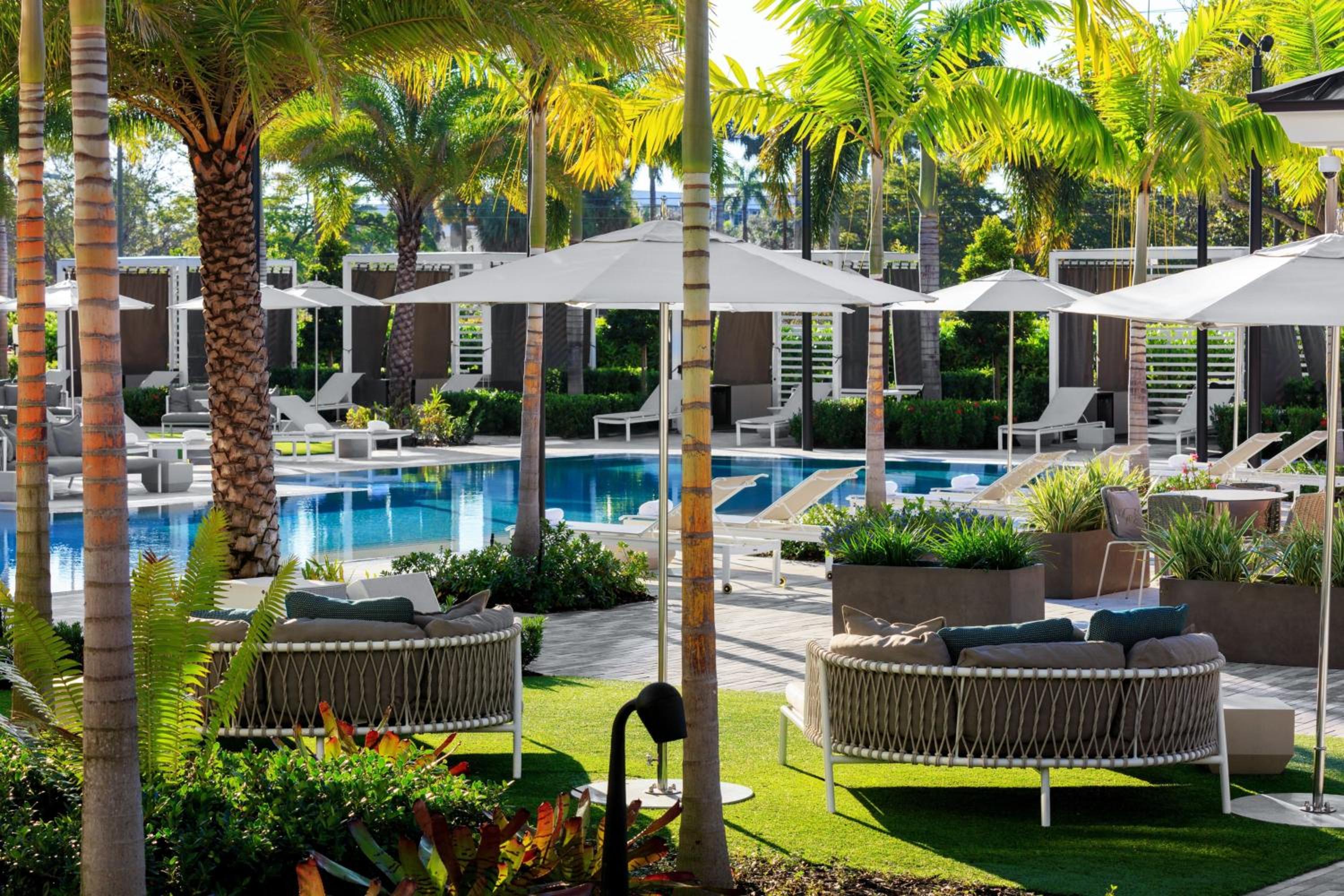King Room with Patio - Poolside View - Photo 4