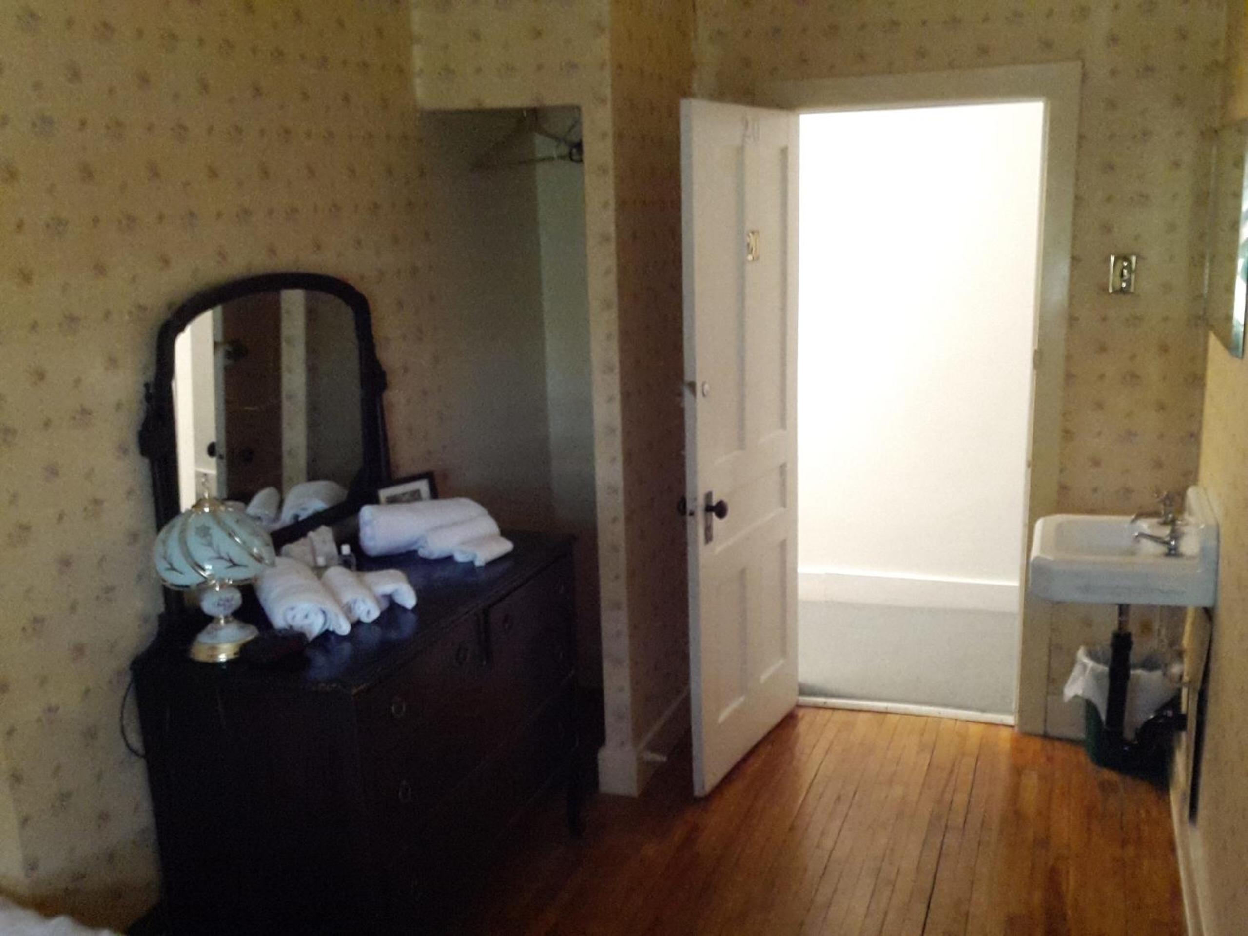 Double Room with Shared Toilet photo 3