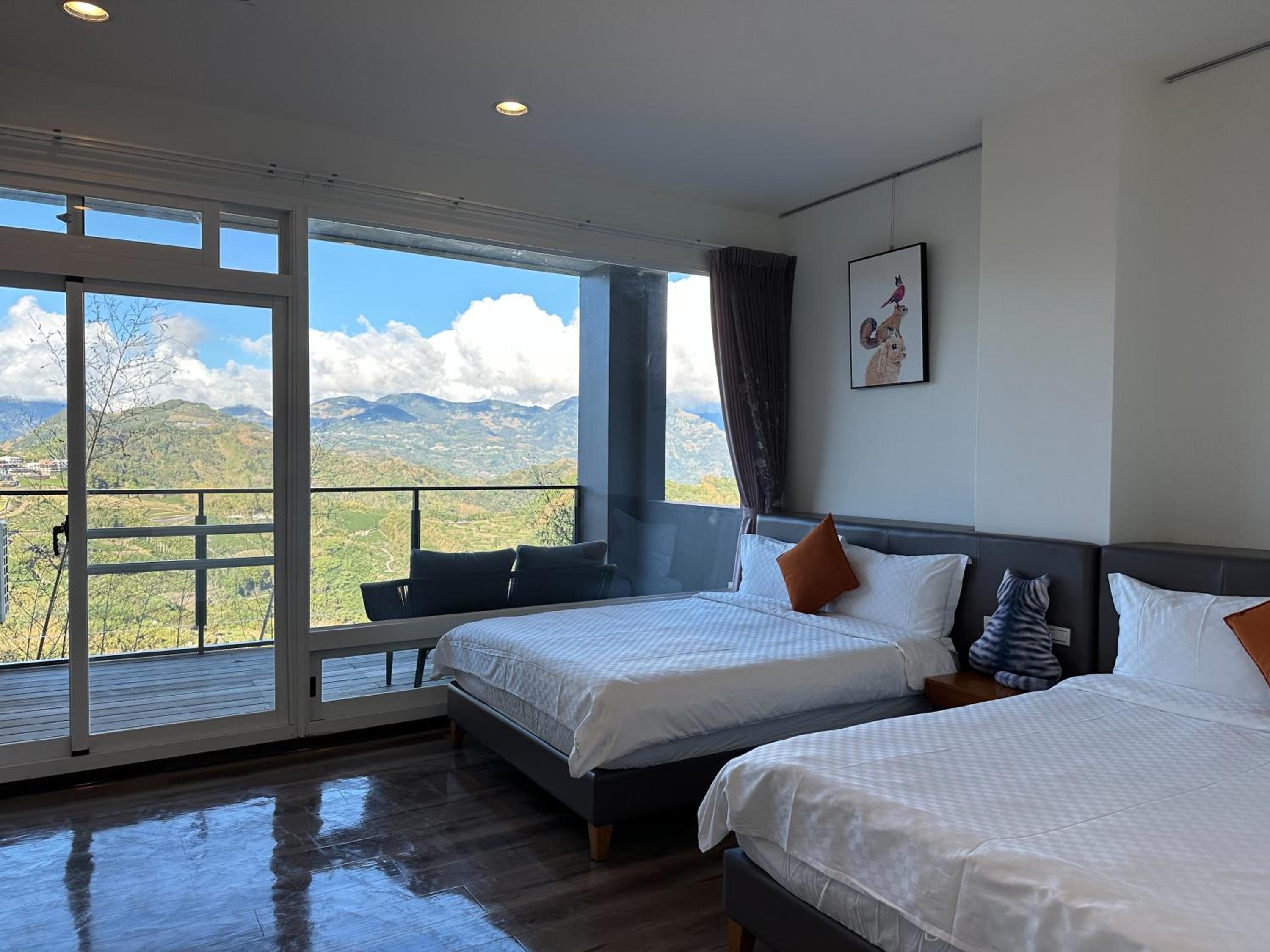 Twin Room with Mountain View