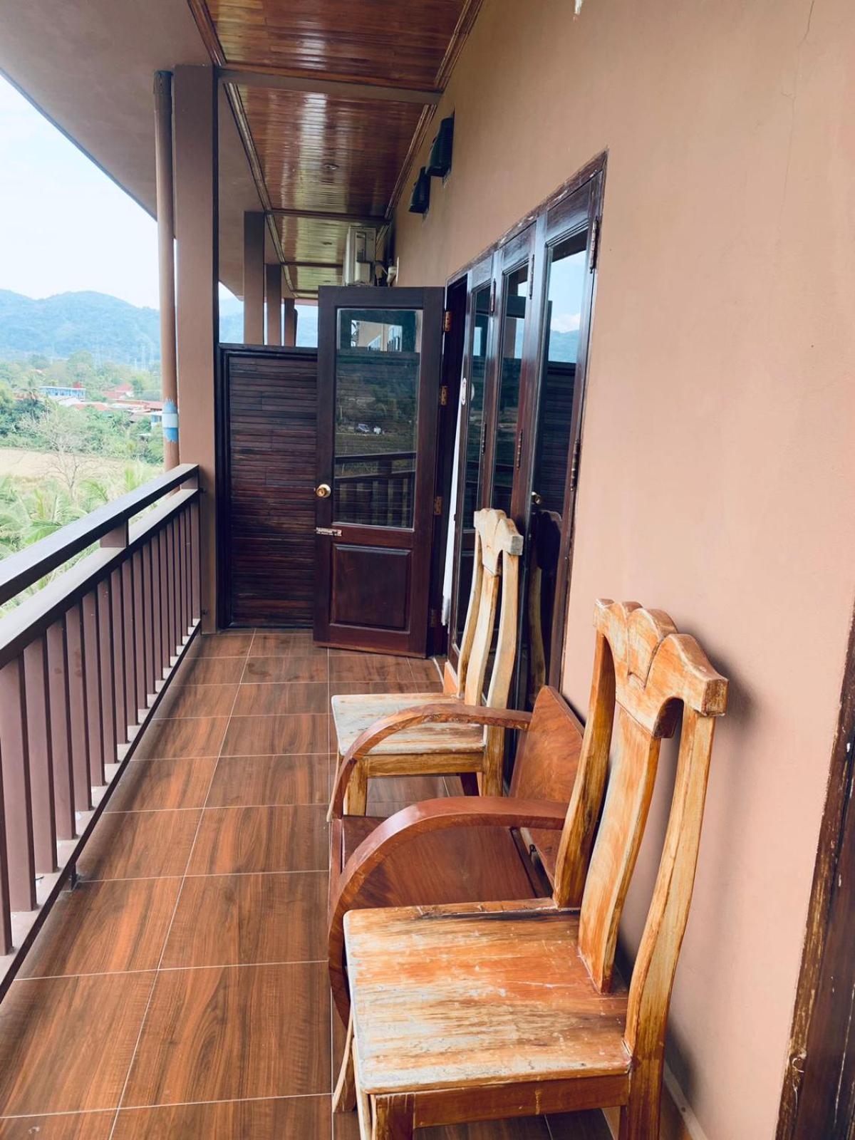 Twin Room With Mountain View photo 2