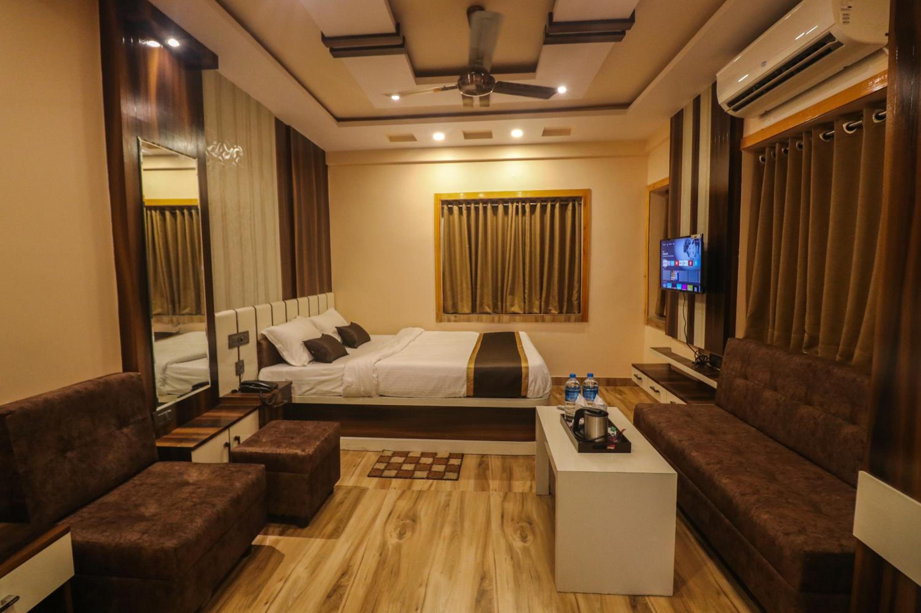 Deluxe Queen Room