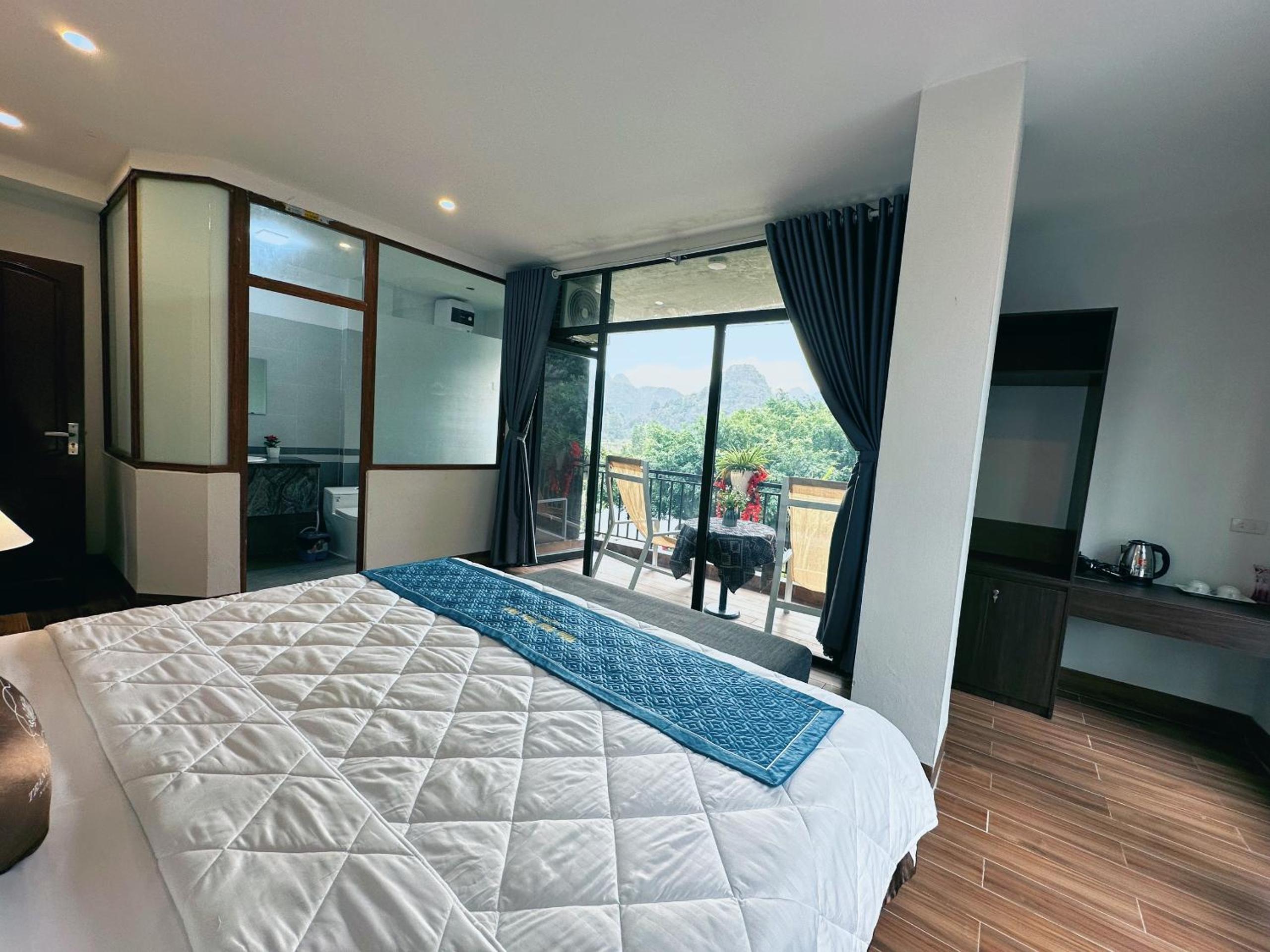 Double Room with Mountain View - Photo 2