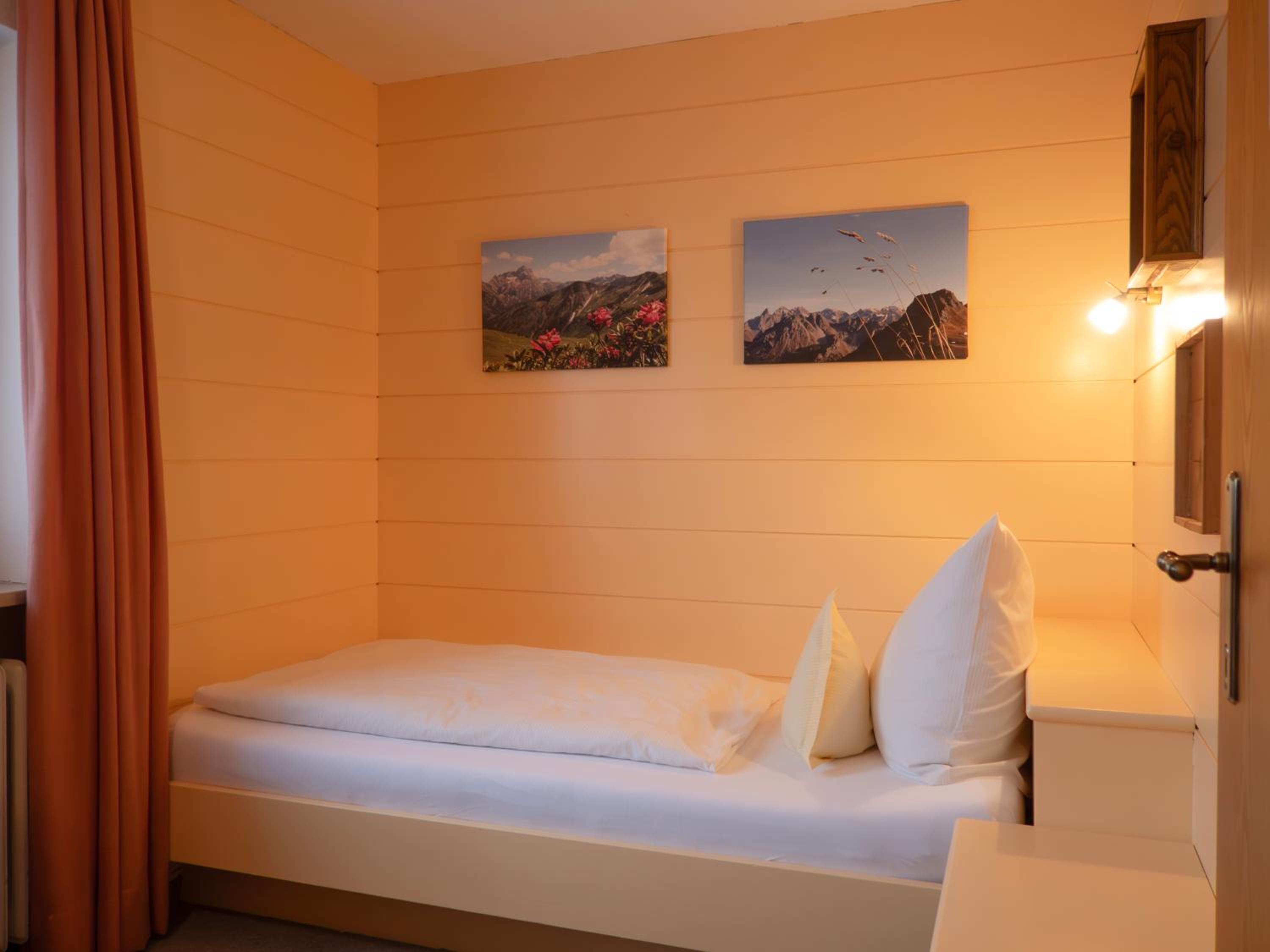 Standard Single Room