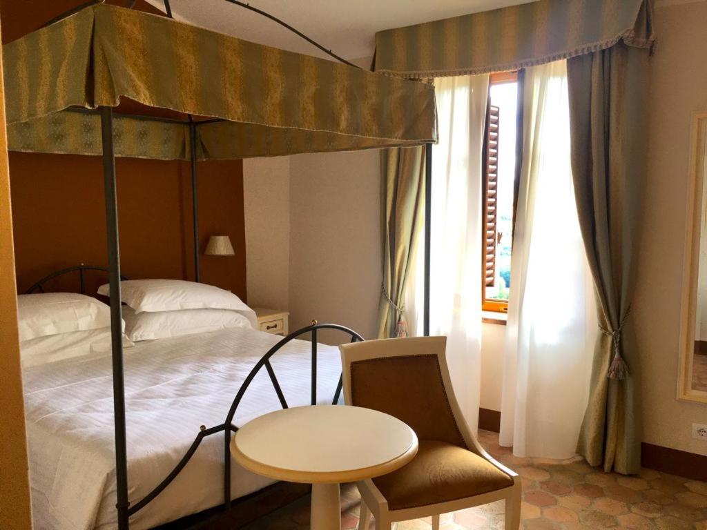 Standard Double  Room - Photo 7