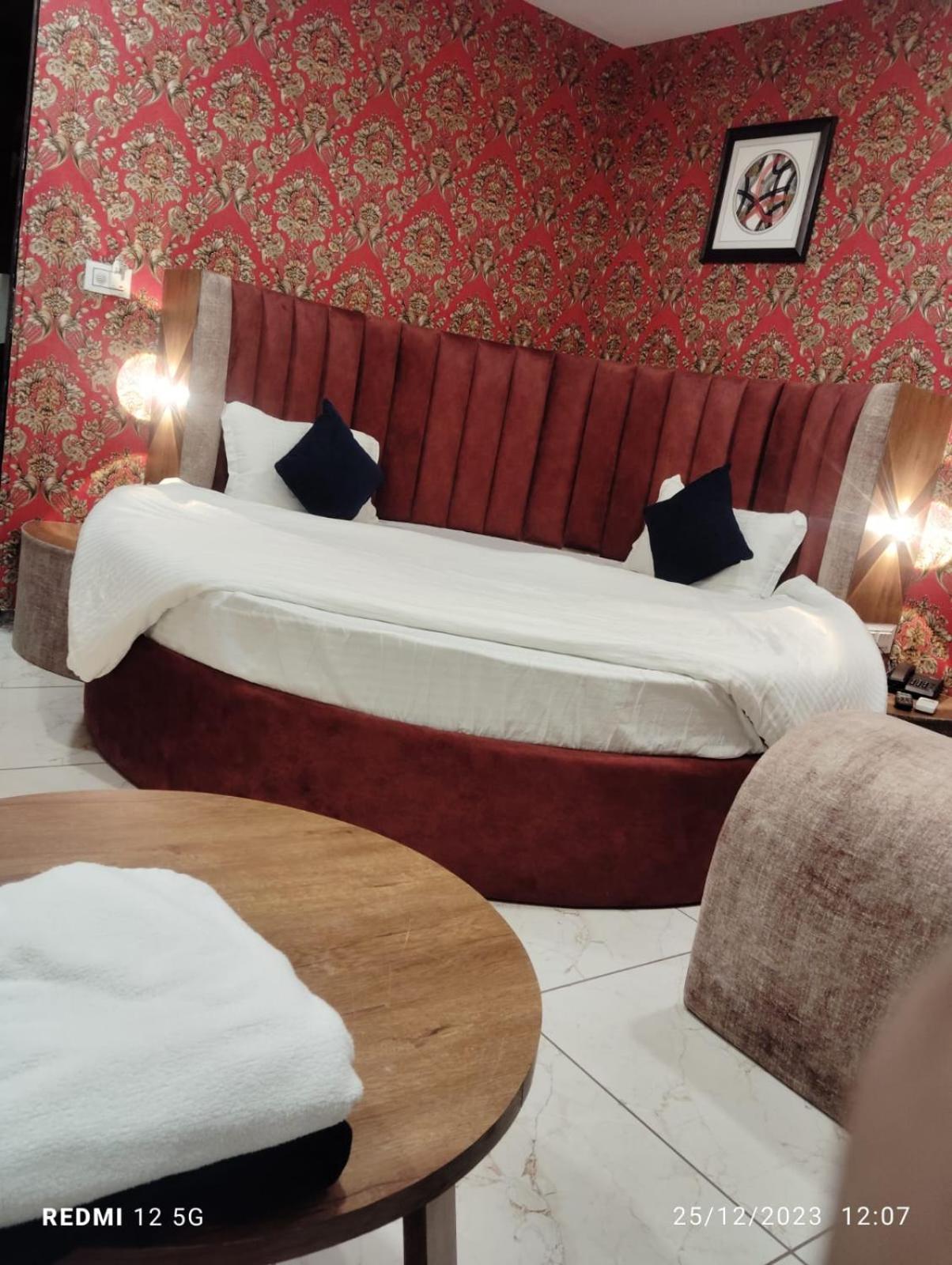Superior King Room photo 2