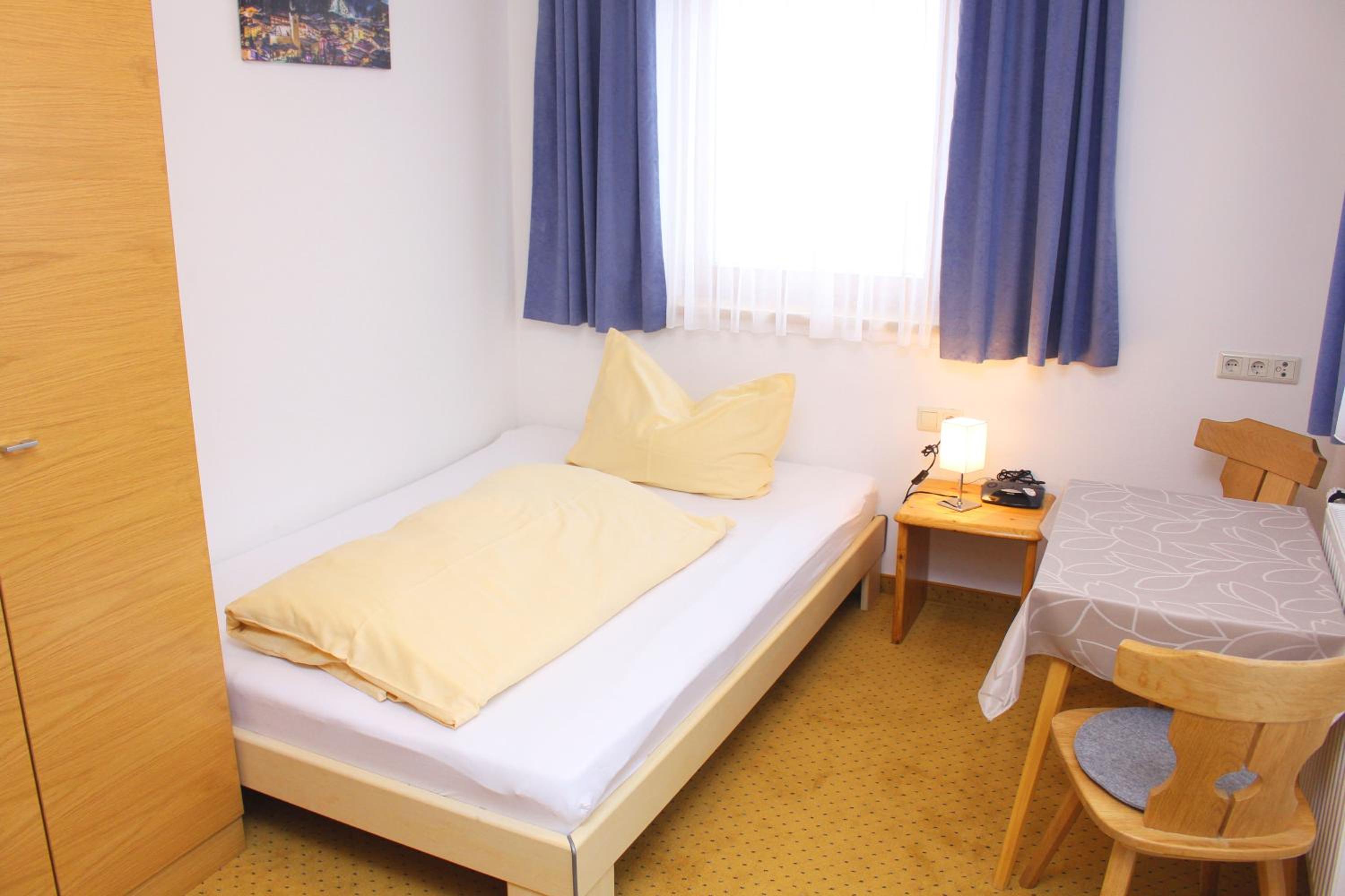 Single Room photo 1