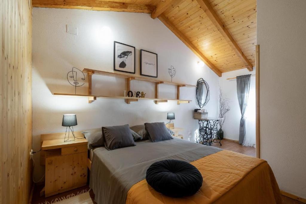 One-Bedroom House photo 1