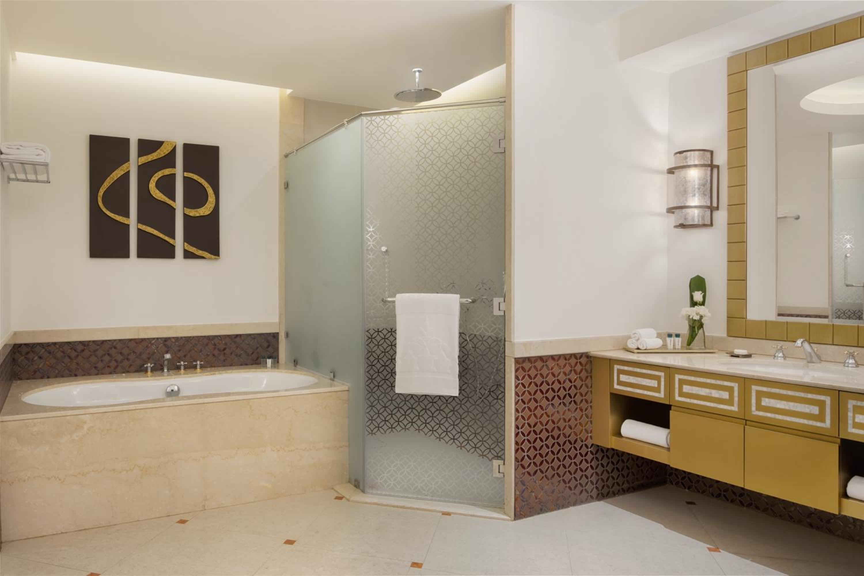 Grand Deluxe Suite photo 2