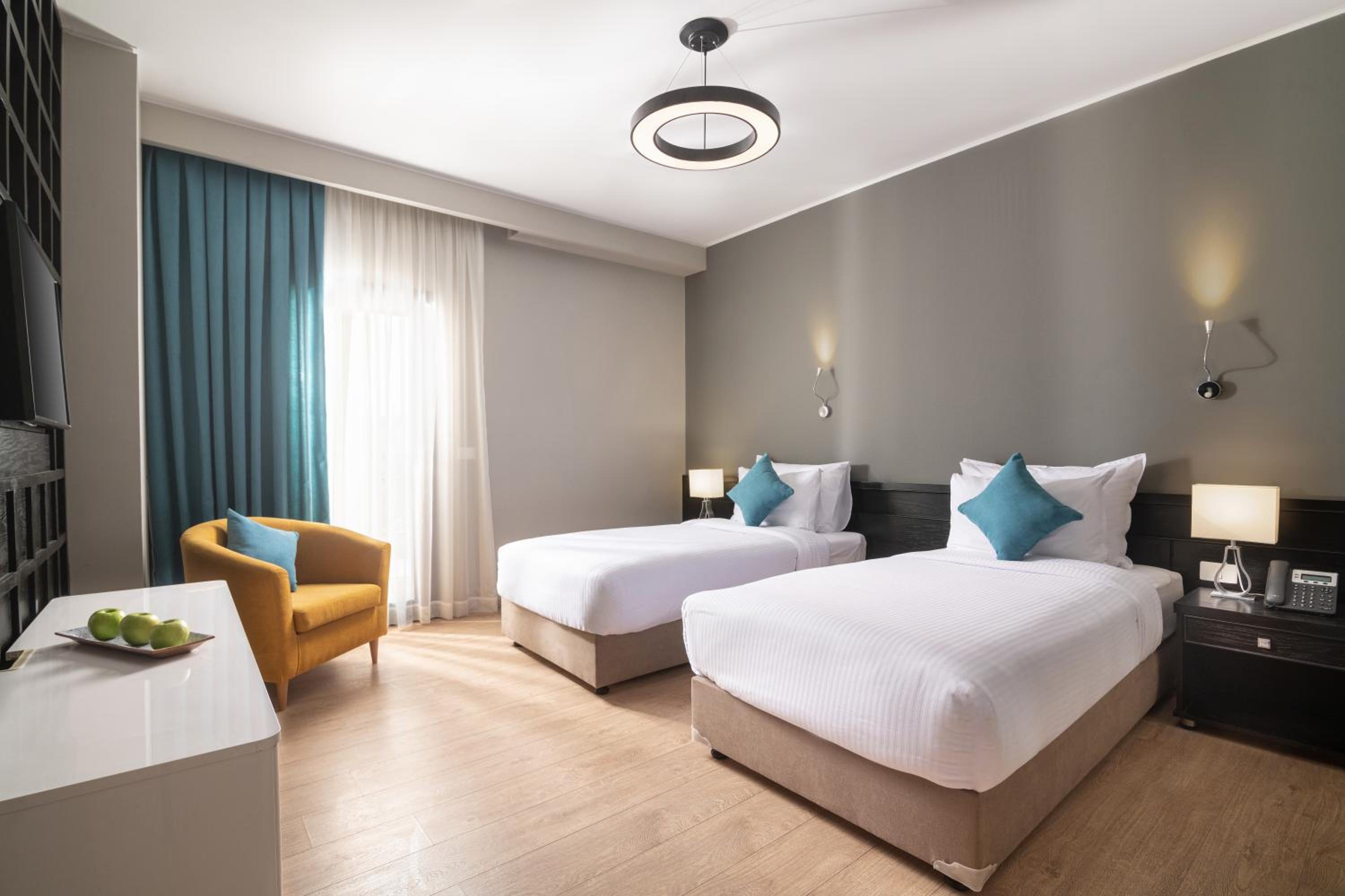 Suite with City View - Photo 1