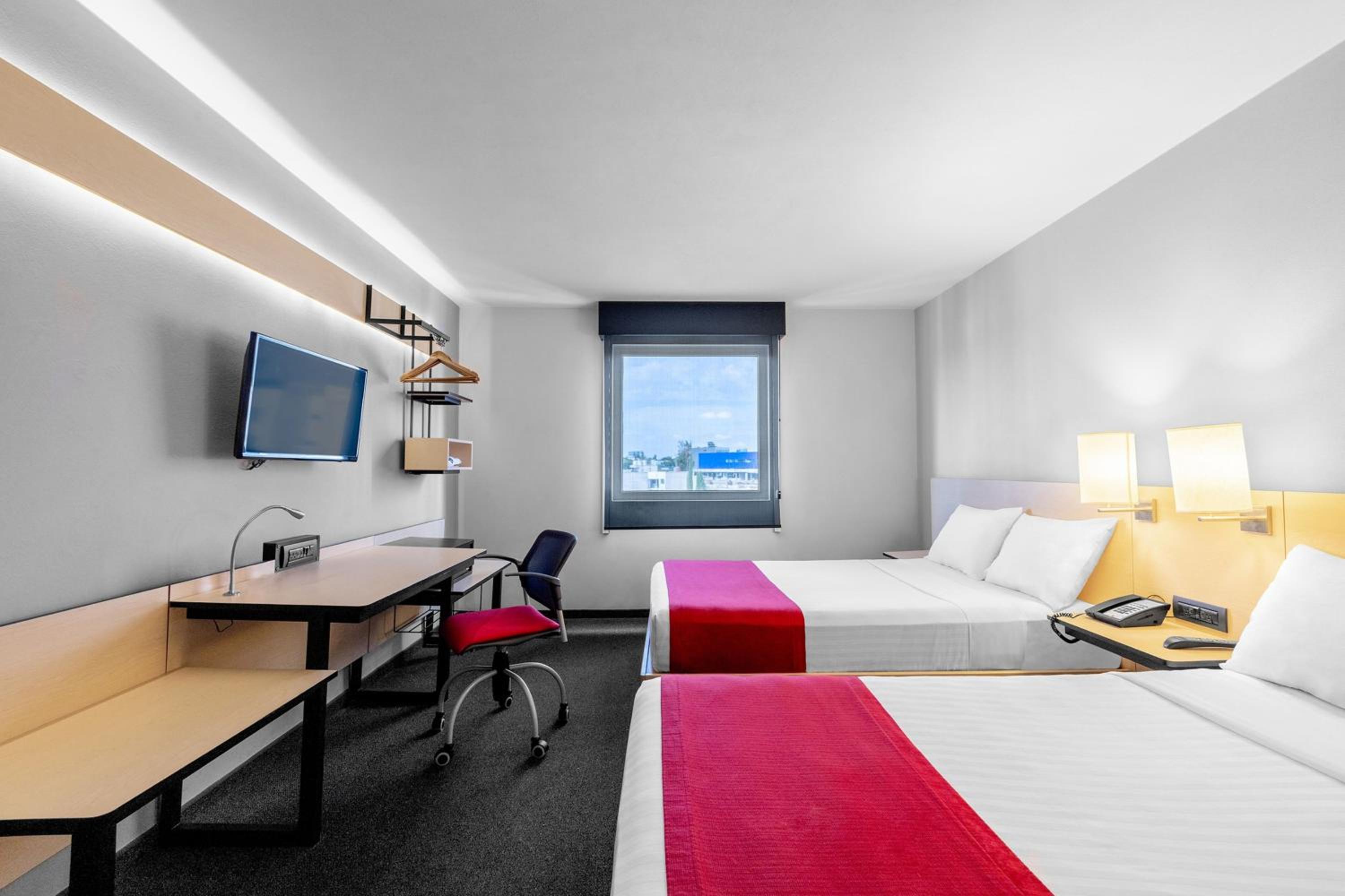 Double Room with Two Double Beds - Photo 4