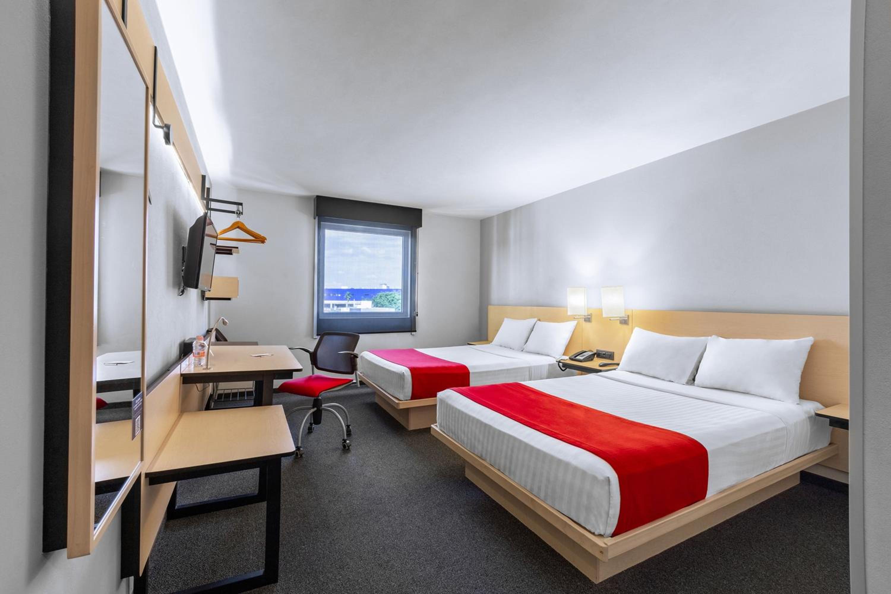 Double Room with Two Double Beds - Photo 1