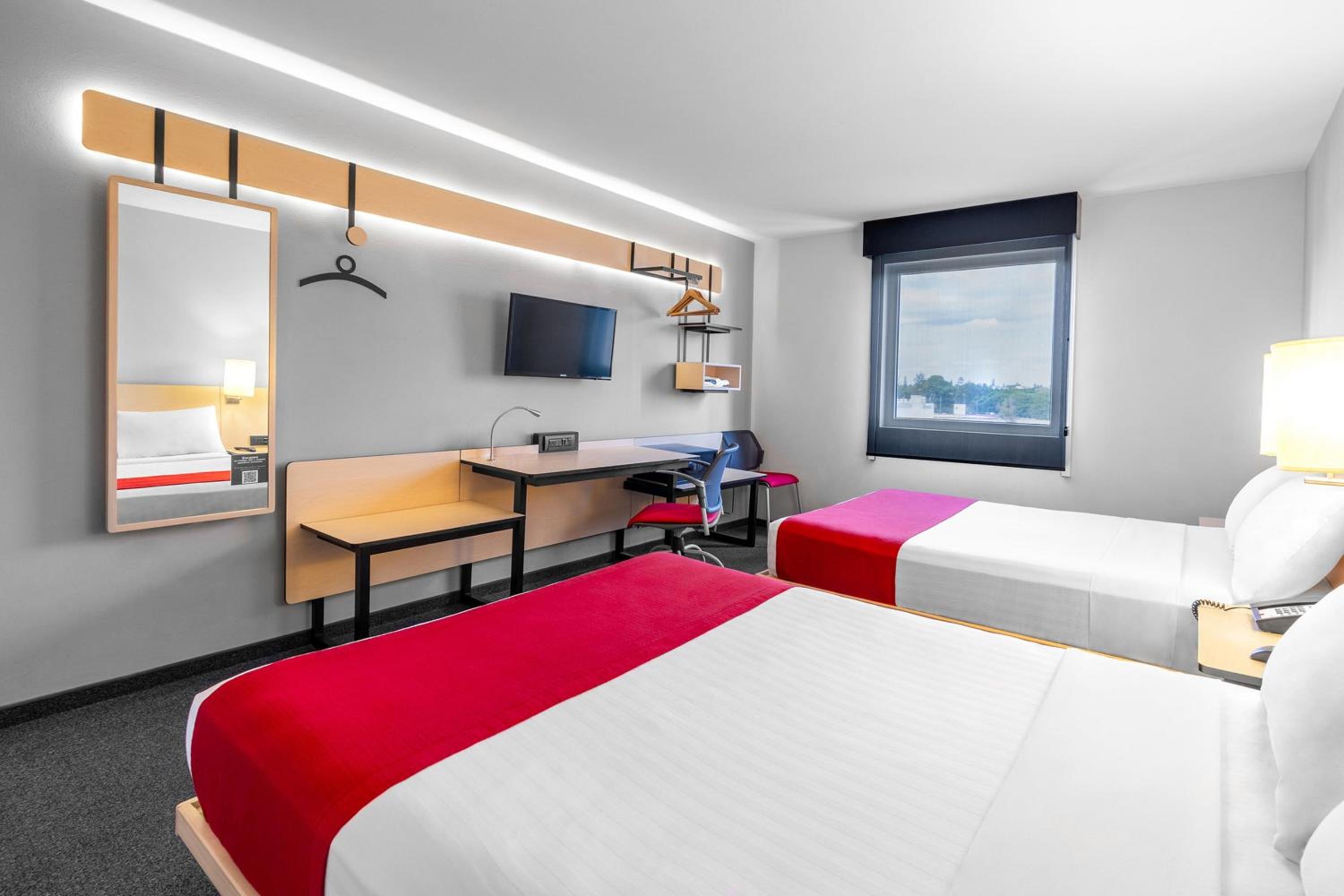 Double Room with Two Double Beds - Photo 2
